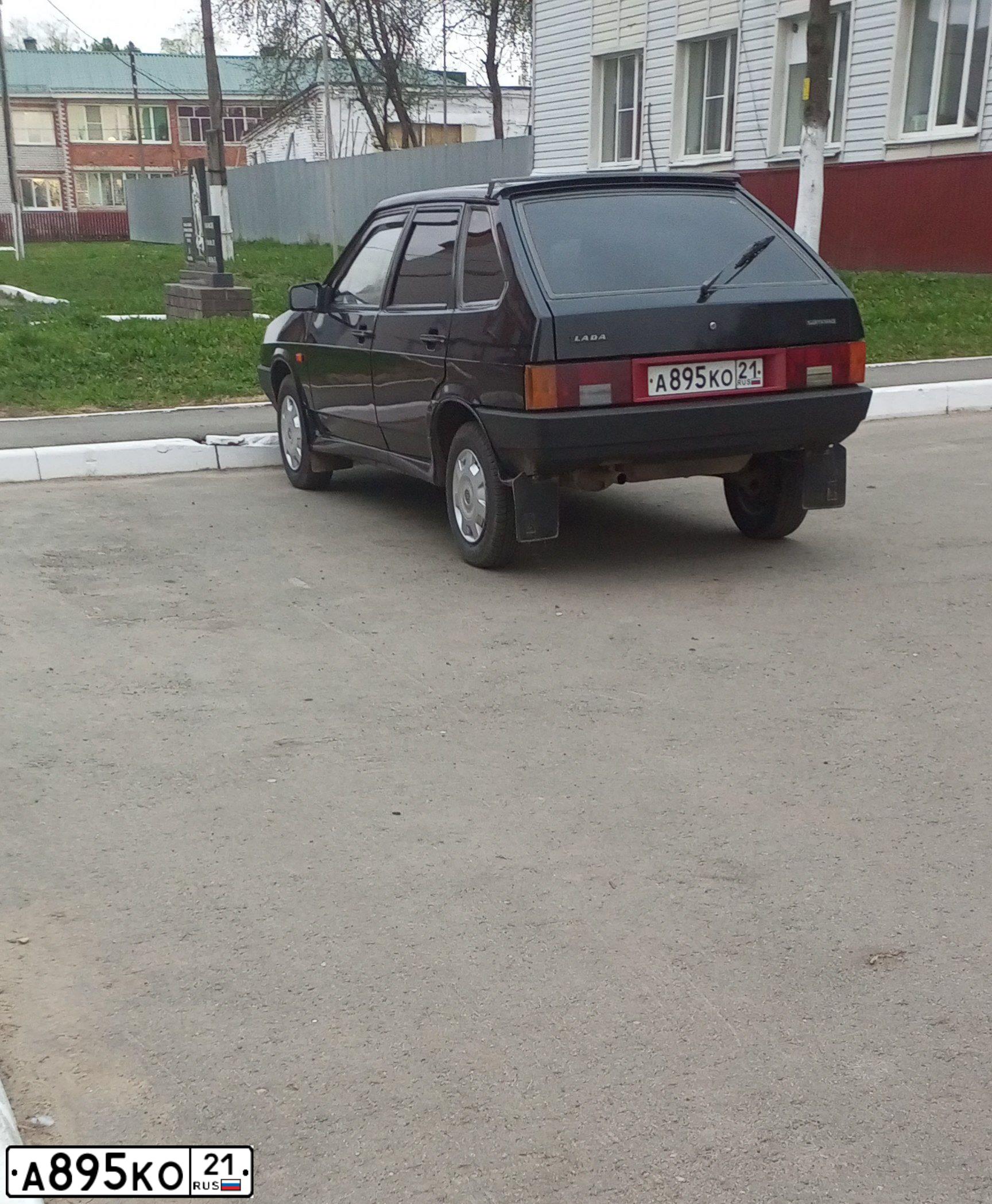 Фото автомобиля LADA 2109 SAMARA, 1995 — госномер А895КО21. Цвет: ЧЕРНЫЙ