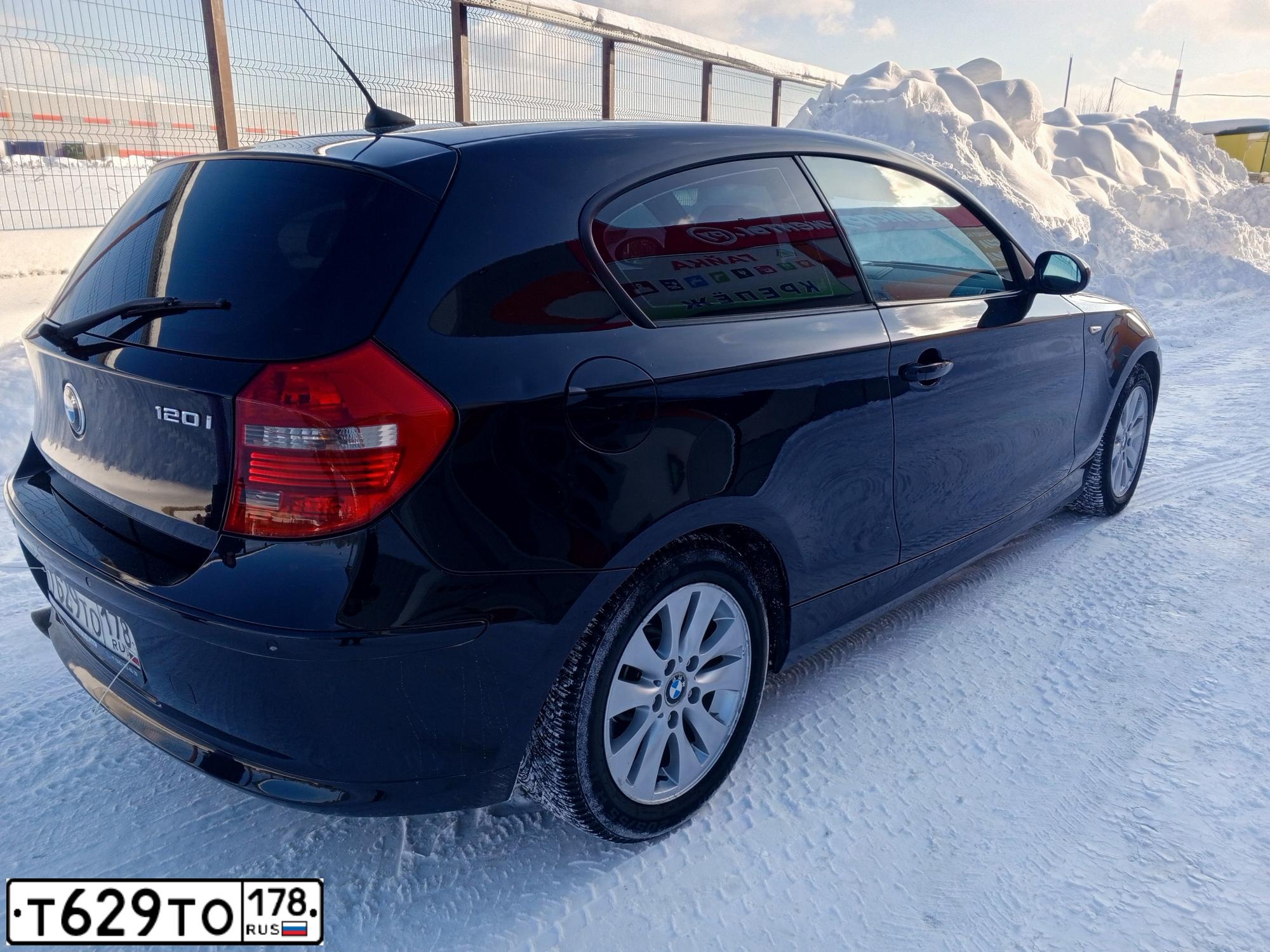Фото автомобиля BMW SERIE 1, 2008 — госномер О855ОУ32. Цвет: ЧЕРНЫЙ