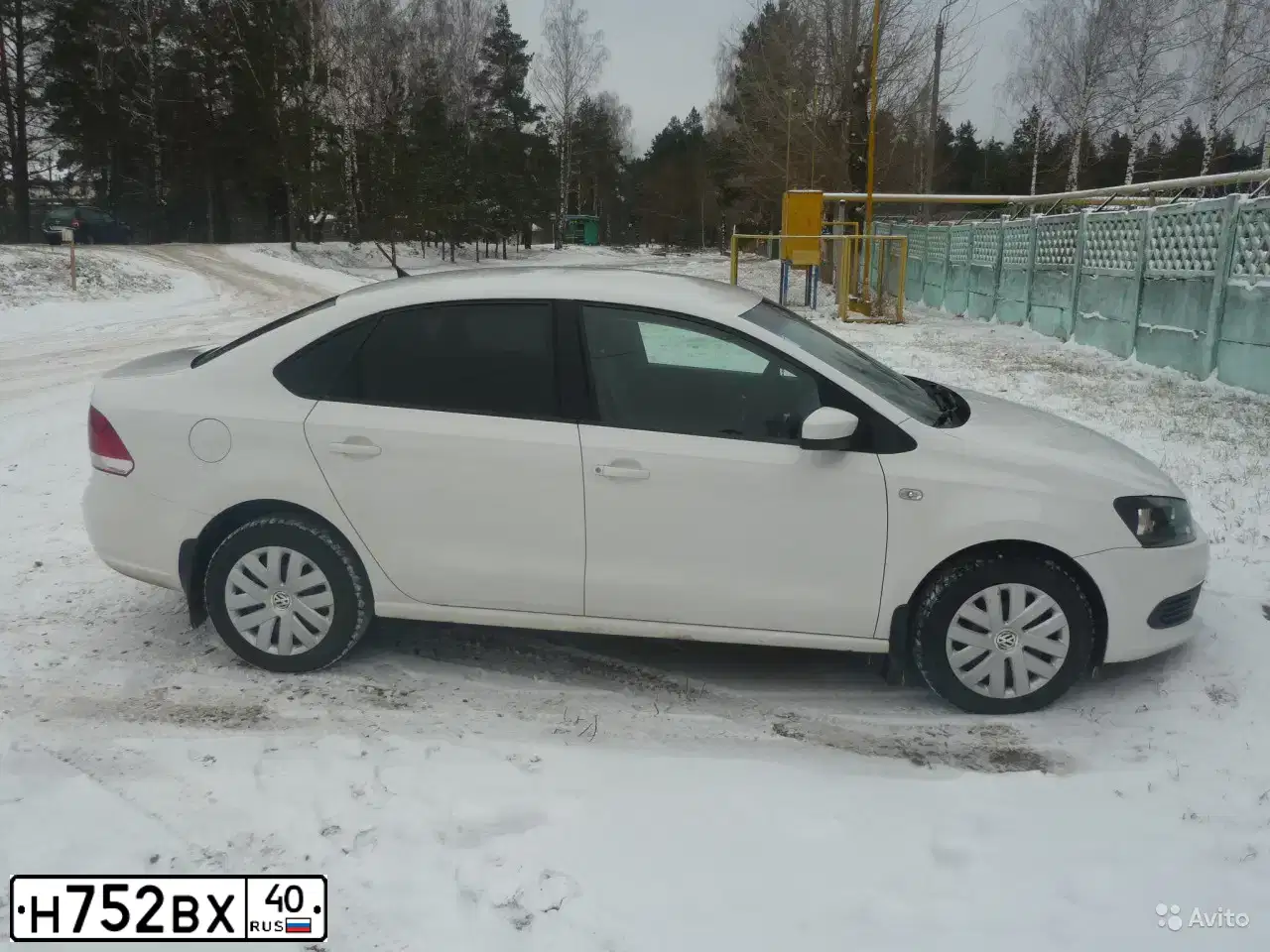 Фото автомобиля VOLKSWAGEN POLO, 2011 — госномер Н752ВХ40. Цвет: БЕЛЫЙ