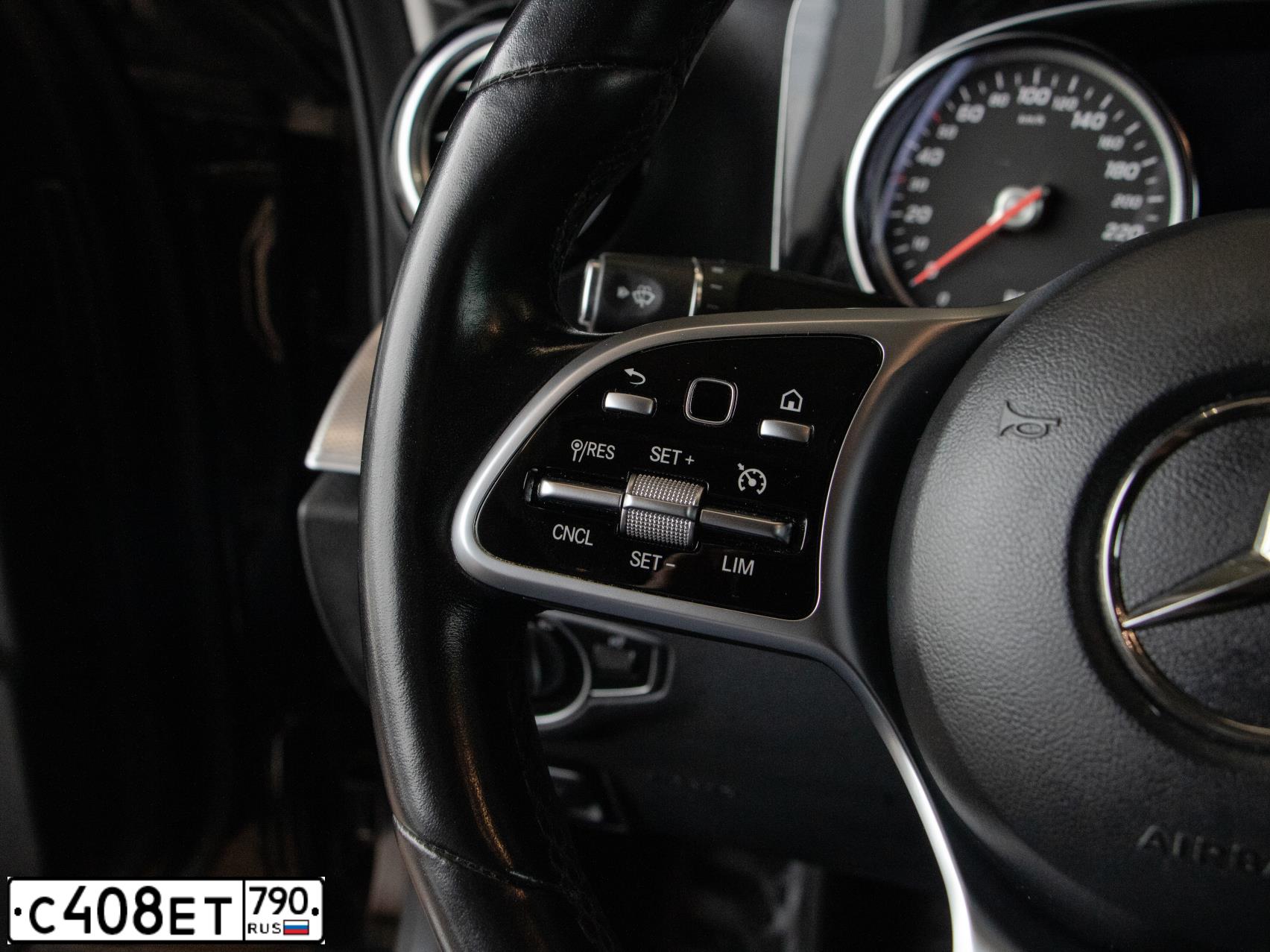 Фото автомобиля MERCEDES E-KLASSE, 2019 — госномер К746НН797. Цвет: ЧЕРНЫЙ