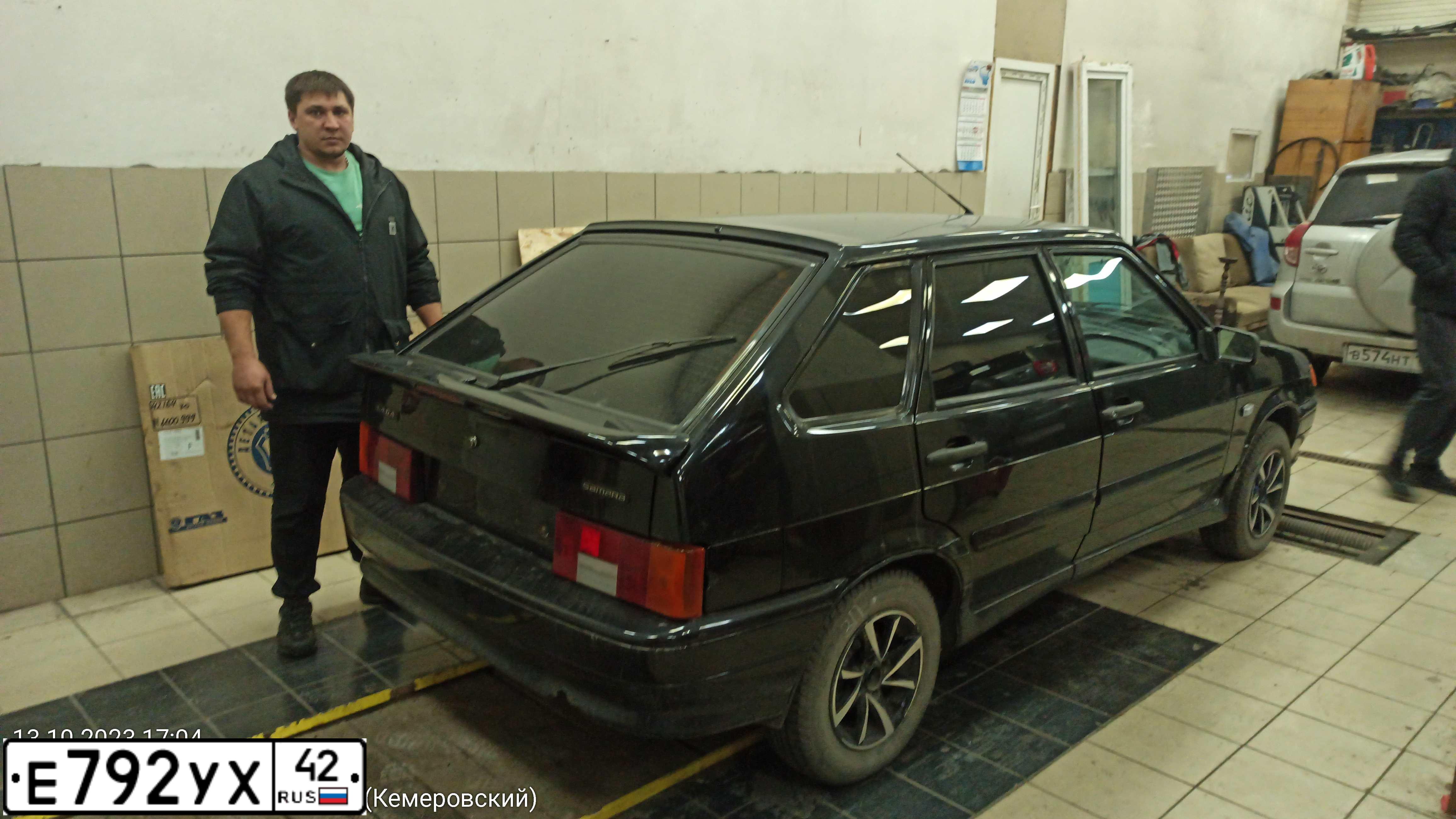 Фото автомобиля LADA 2114, 2011 — госномер Н393ОА142