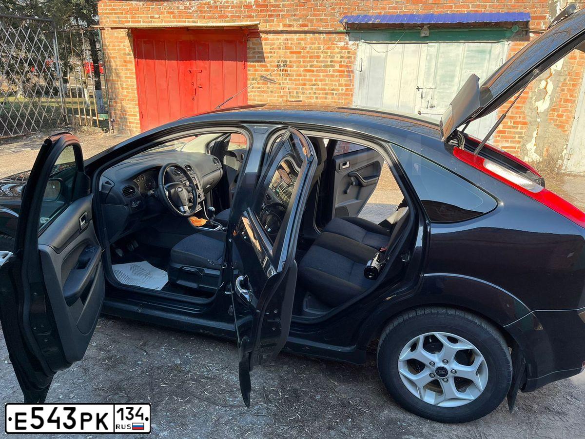 Фото автомобиля FORD FOCUS, 2007 — госномер В441ЕА181. Цвет: ЧЕРНЫЙ