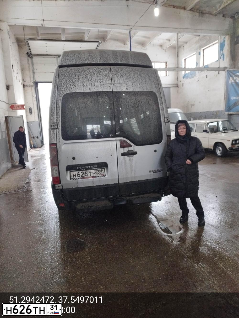 Фото автомобиля RENAULT MASTER, 2013 — госномер Н626ТН31. Цвет: СЕРЫЙ