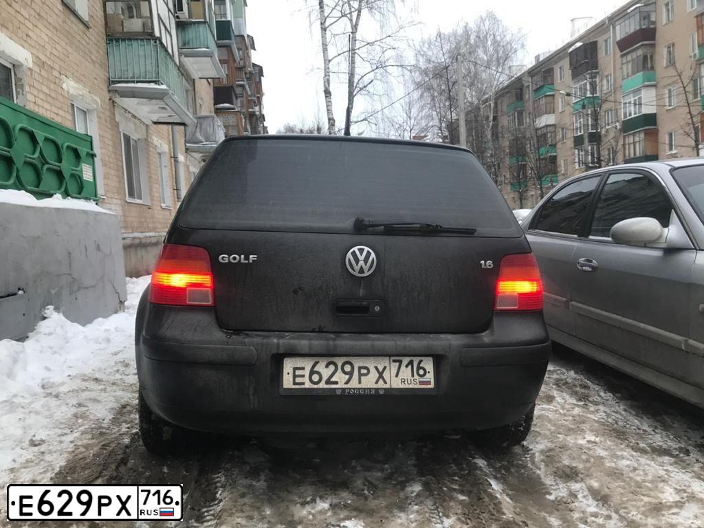 Фото автомобиля VOLKSWAGEN GOLF, 1999 — госномер О479МХ716. Цвет: ЧЕРНЫЙ