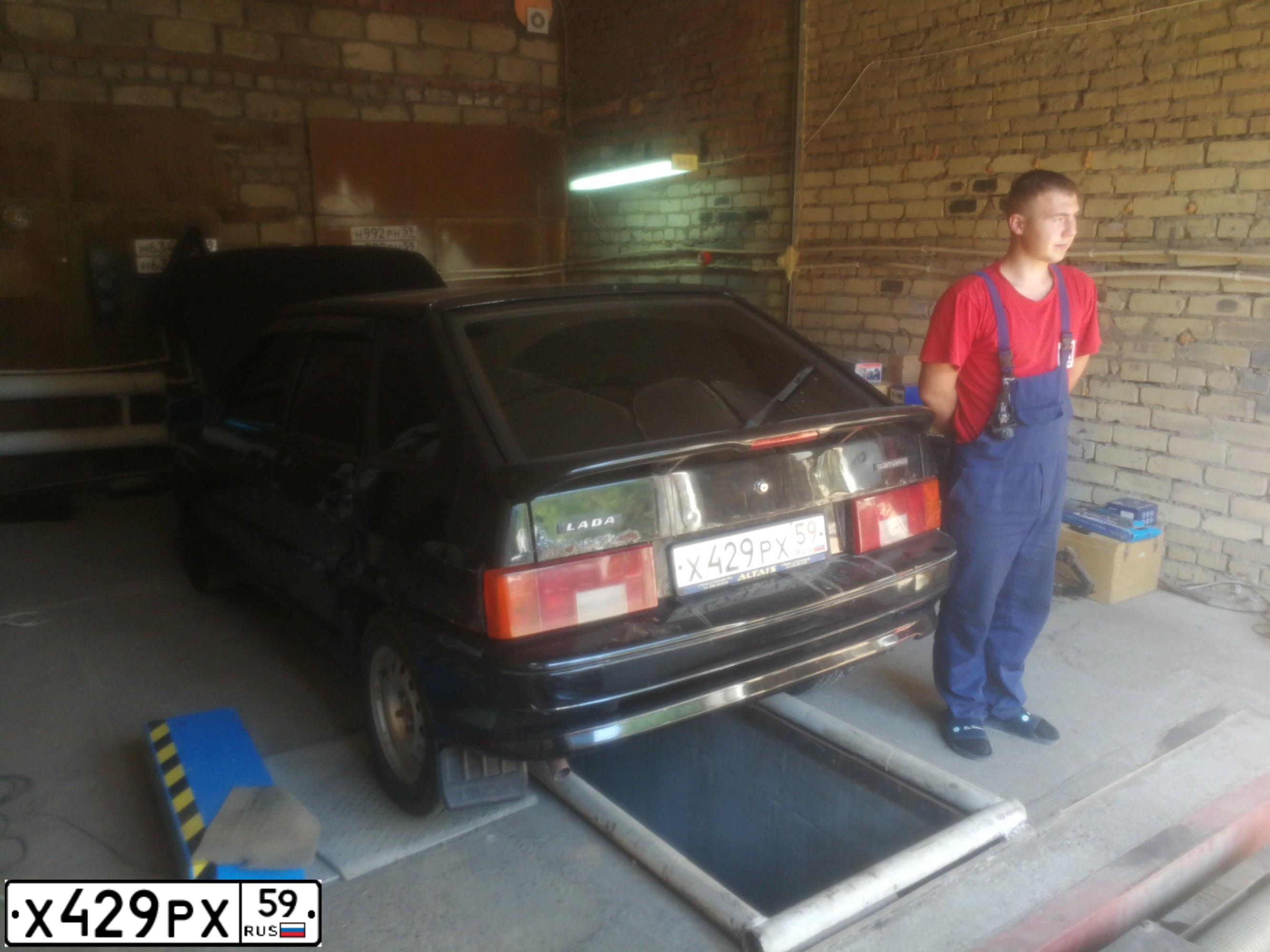 Фото автомобиля LADA 2114 SAMARA, 2008 — госномер Х429РХ59. Цвет: Темно-зеленый