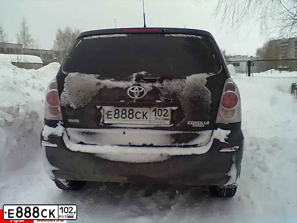 Фото автомобиля TOYOTA RAV4, 2017 — госномер Е888СК102. Цвет: БЕЛЫЙ ПЕРЛАМУТР