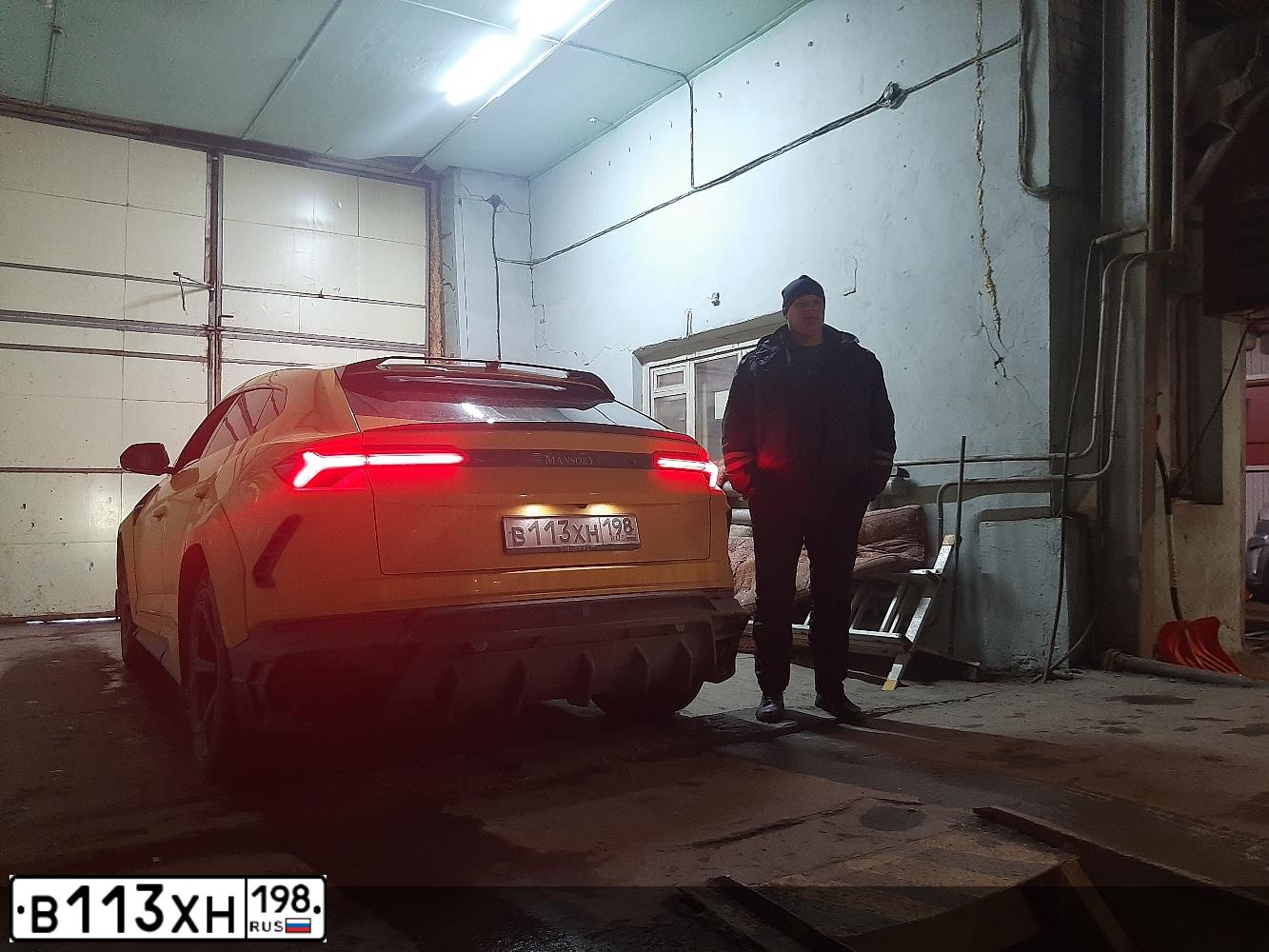 Фото автомобиля LAMBORGHINI I URUS, 2019 — госномер Н001НТ29. Цвет: ЖЕЛТЫЙ