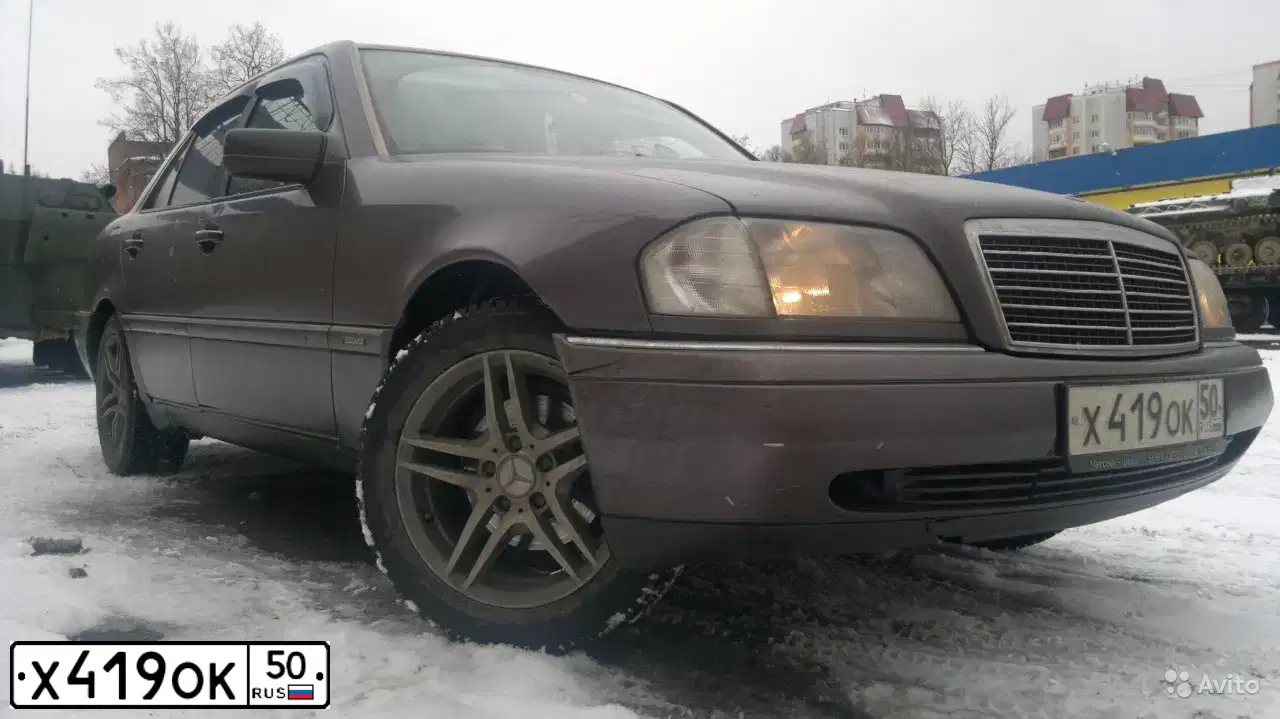Фото автомобиля SEAZ СЕАЗ 111102, 1993 — госномер Х419ОК50. Цвет: ВИШНЕВЫЙ