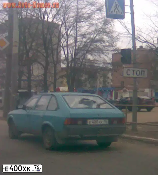 Фото автомобиля AZLK MOSKWITSCH 2141, 1998 — госномер Е400ХК76. Цвет: СВЕТЛО-ГОЛУБОЙ