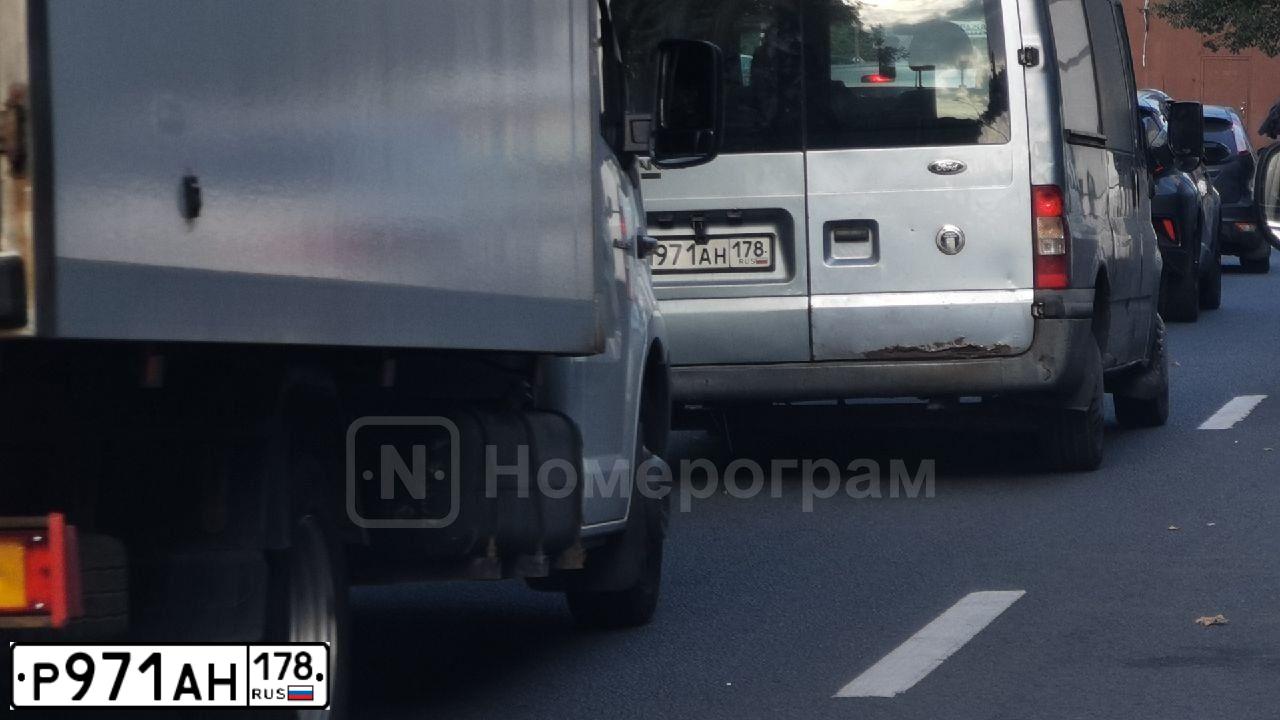 Фото автомобиля LADA 2171 PRIORA, 2013 — госномер У515ТК69. Цвет: серебристо-темно-серый