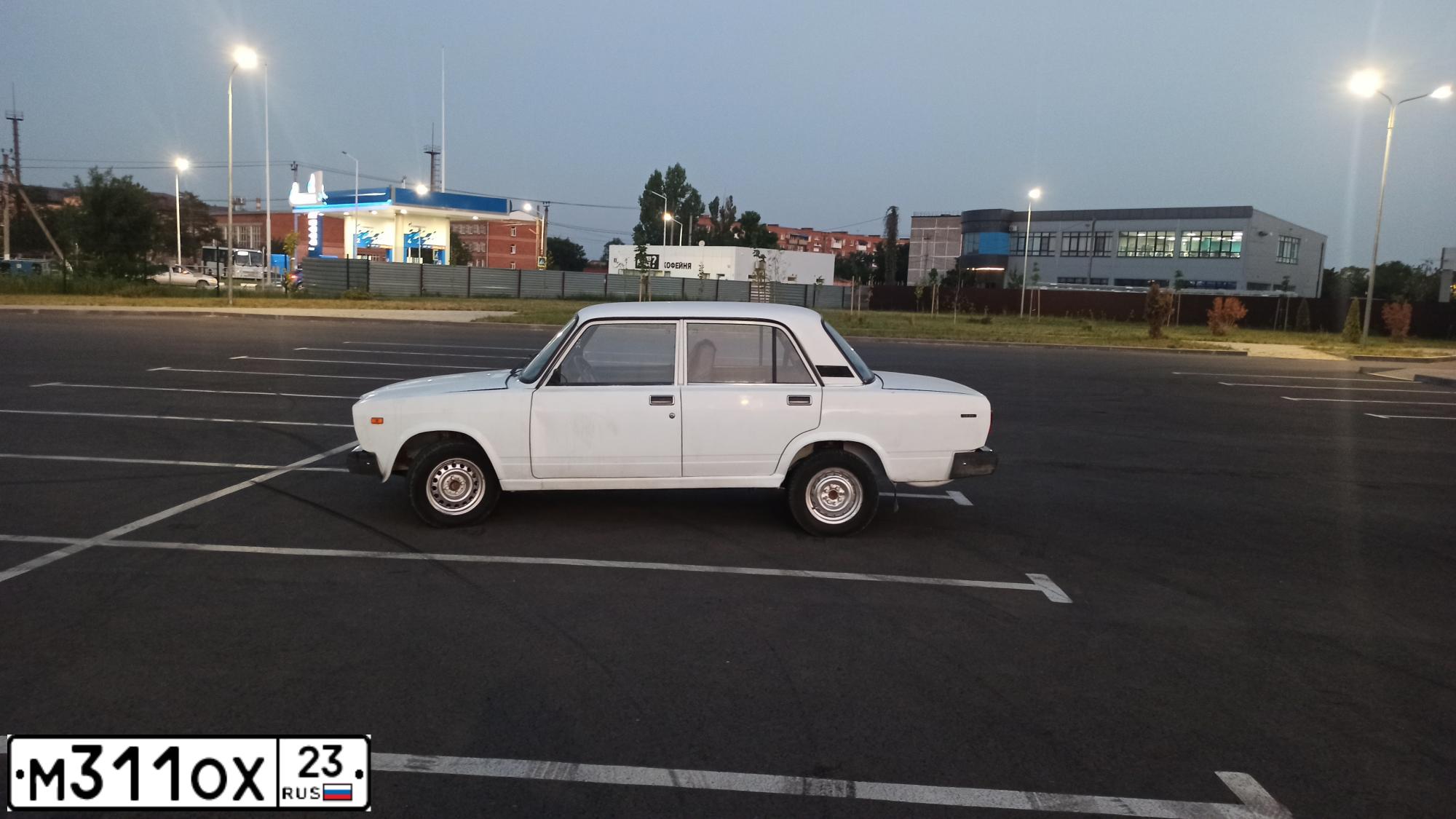 Фото автомобиля LADA 2107, 2004 — госномер В126СА01