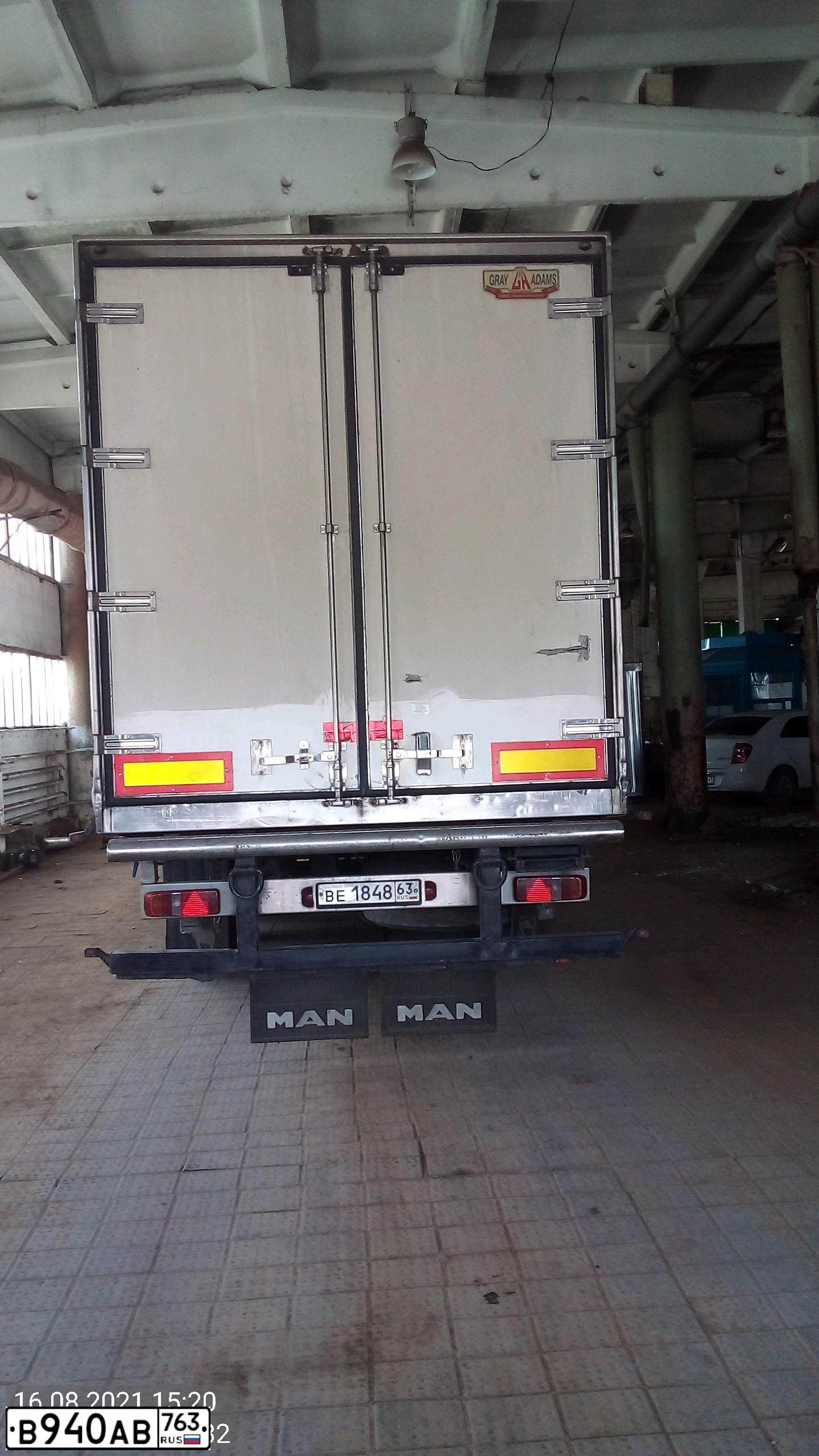 Фото автомобиля MAN TGS 18.XXX /4X2/, 2010 — госномер В940АВ763. Цвет: Красный