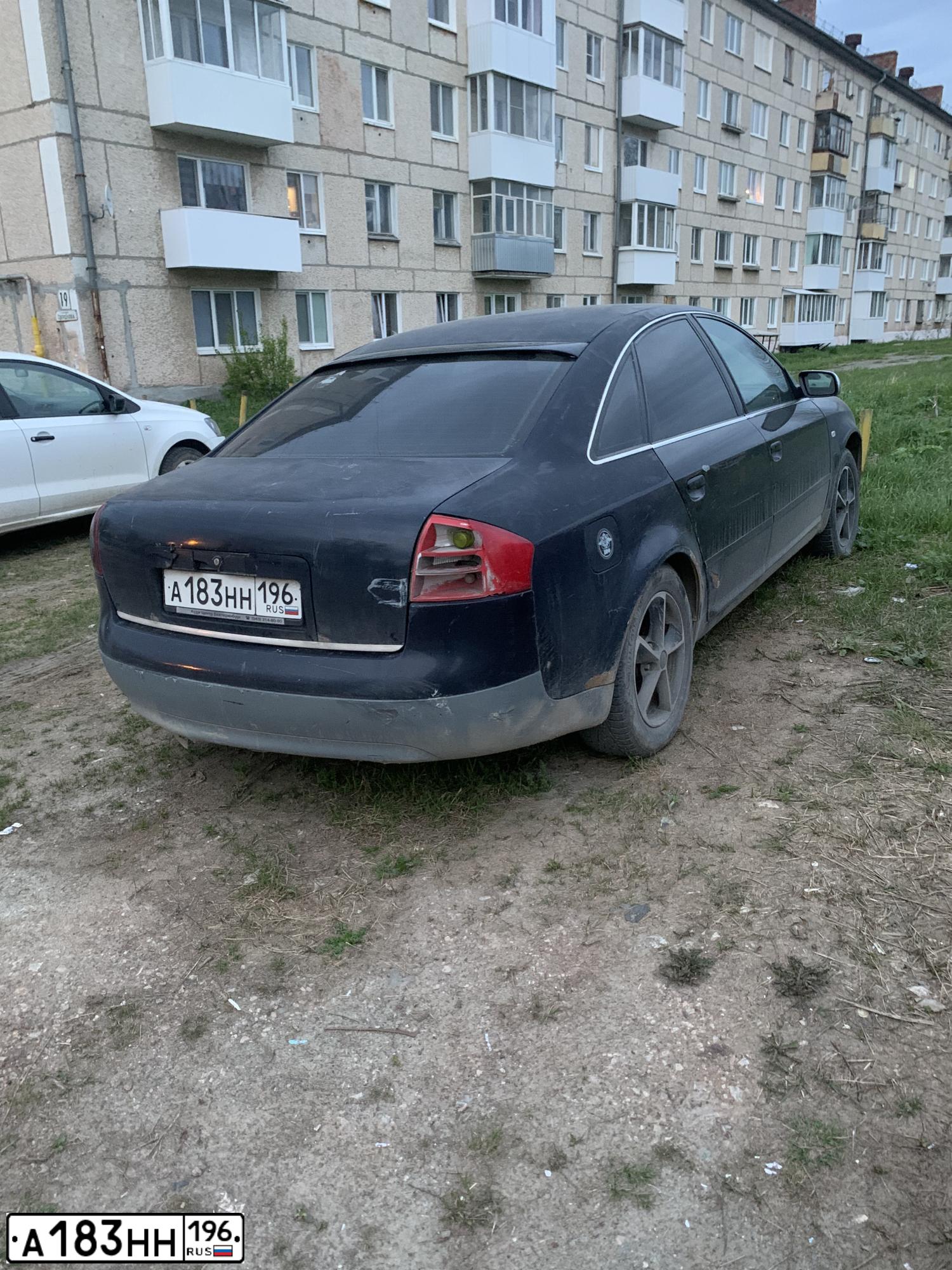 Фото автомобиля AUDI A6, 1999 — госномер У496ОК66. Цвет: ТЕМНО-СИНИЙ