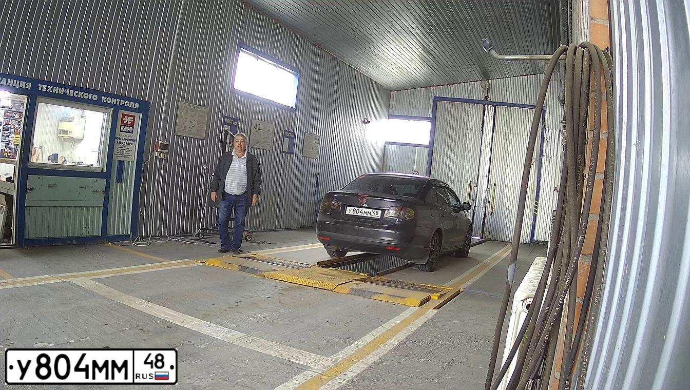 Фото автомобиля VOLKSWAGEN JETTA, 2010 — госномер У804ММ48. Цвет: ЧЕРНЫЙ