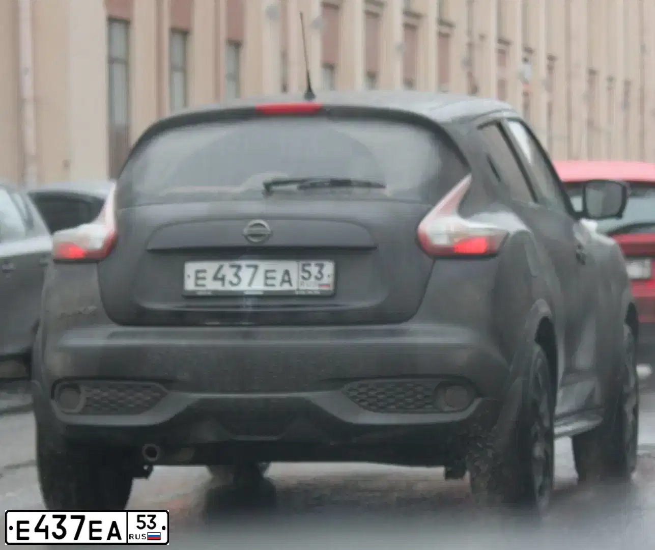 Фото автомобиля NISSAN JUKE, 2014 — госномер С635УМ123. Цвет: ФИОЛЕТОВЫЙ