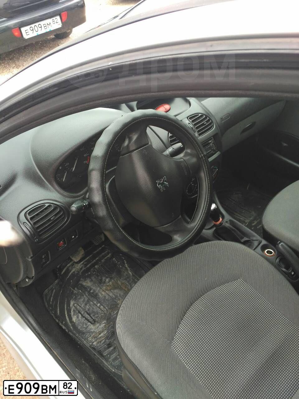 Фото автомобиля KIA SPECTRA, 2007 — госномер Е909ВМ82. Цвет: ЧЕРНЫЙ