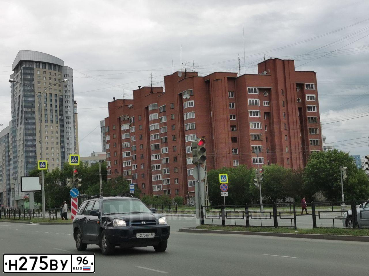 Фото автомобиля TAGAZ SANTA FE CLASSIC, 2008 — госномер С556МО196. Цвет: синий