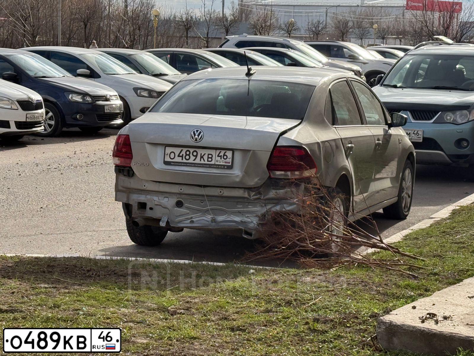 Фото автомобиля VOLKSWAGEN POLO, 2020 — госномер О489КВ46. Цвет: СЕРЫЙ