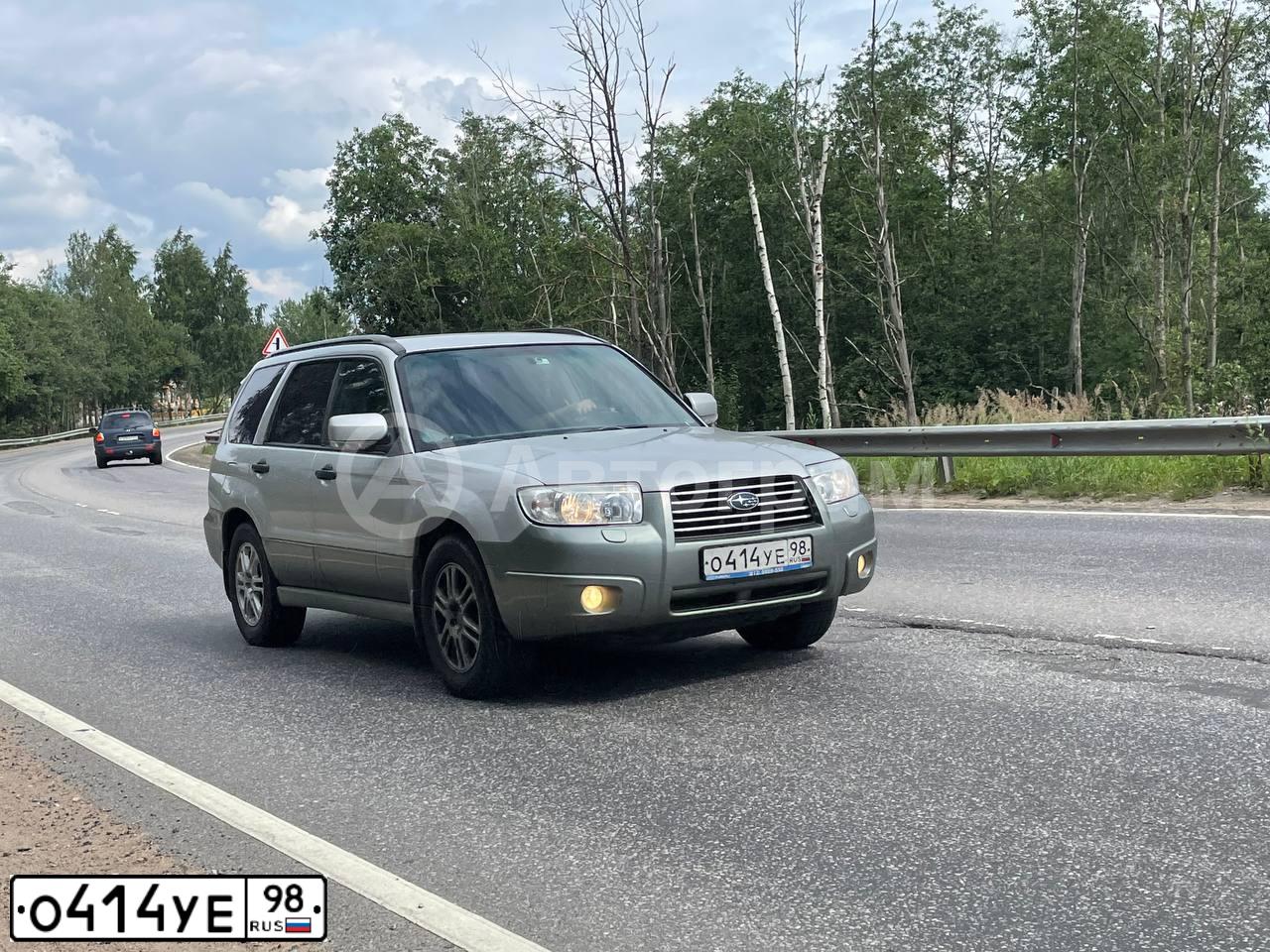 Фото автомобиля SUBARU FORESTER, 2006 — госномер О414УЕ98. Цвет: СЕРЕБРИСТЫЙ