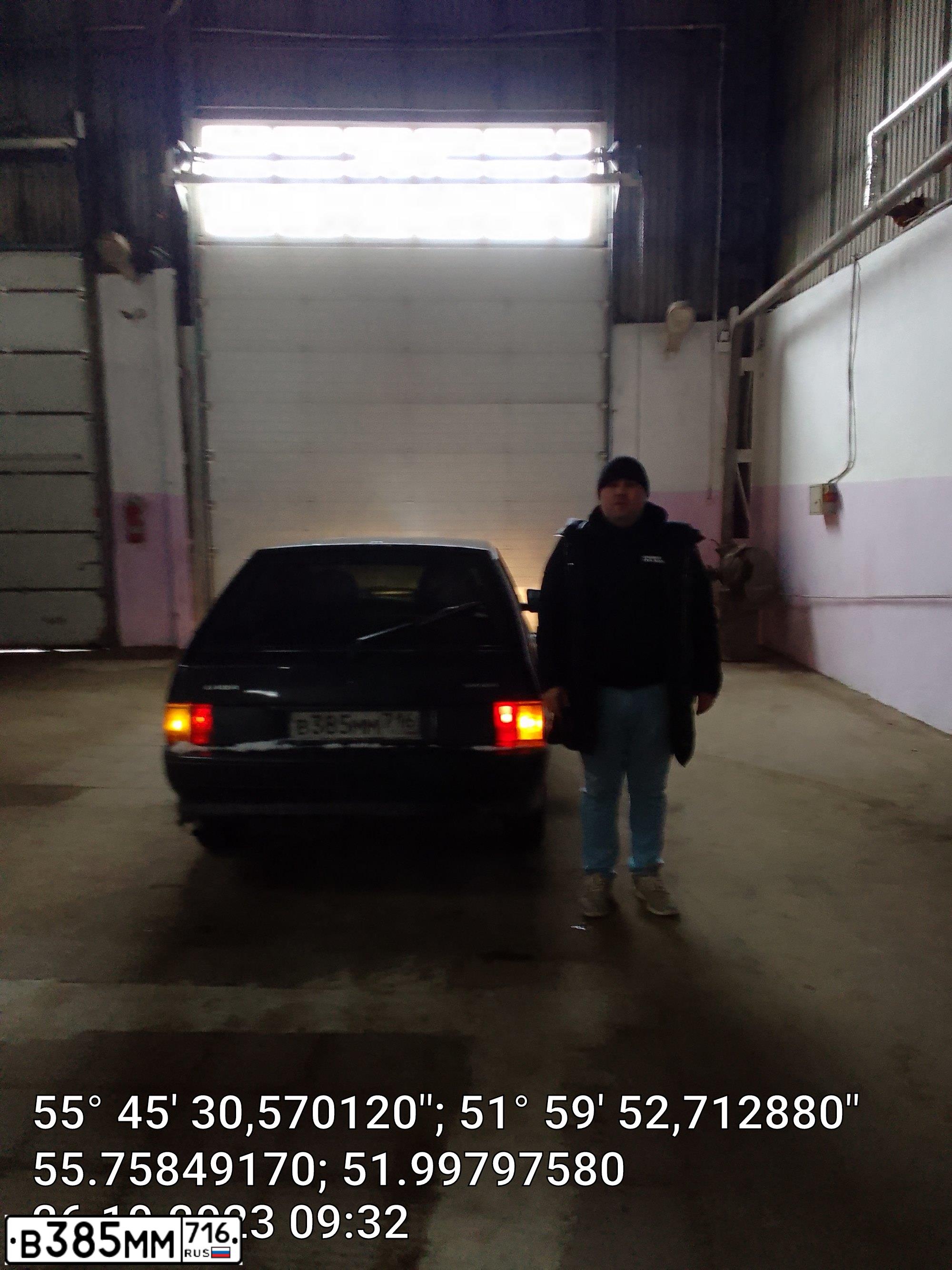 Фото автомобиля LADA 2114 SAMARA, 2007 — госномер Е370КТ116. Цвет: ГРАФИТОВЫЙ МЕТАЛЛИК