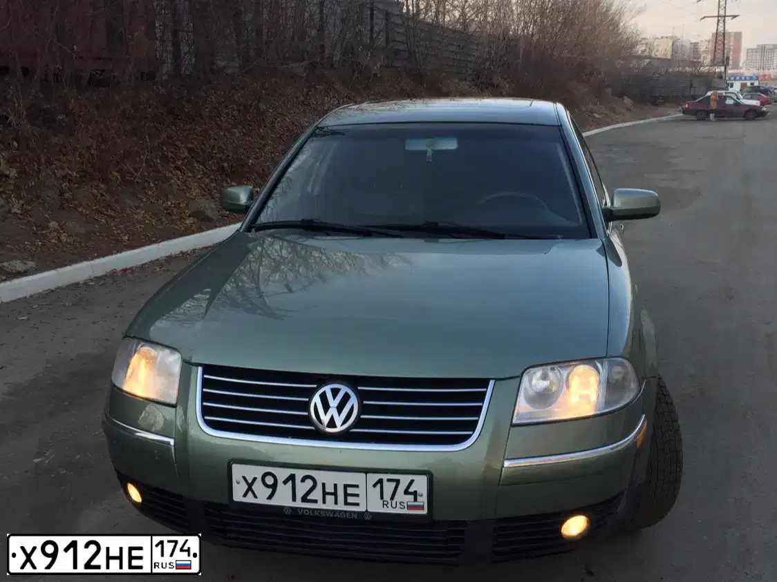 Фото автомобиля VOLKSWAGEN PASSAT, 2001 — госномер Е840ХМ174. Цвет: СВЕТЛО-ЗЕЛЕНЫЙ