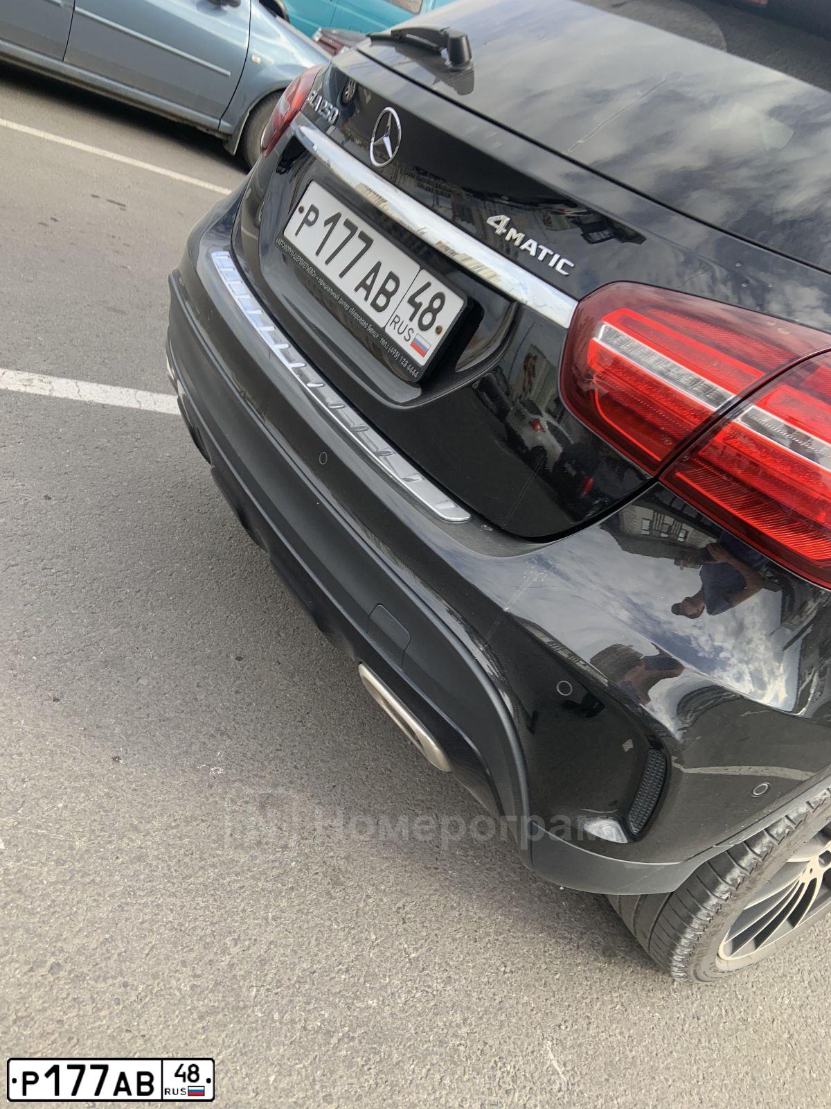 Фото автомобиля MERCEDES-BENZ GLA250, 2017 — госномер Е185РМ62. Цвет: ЧЕРНЫЙ