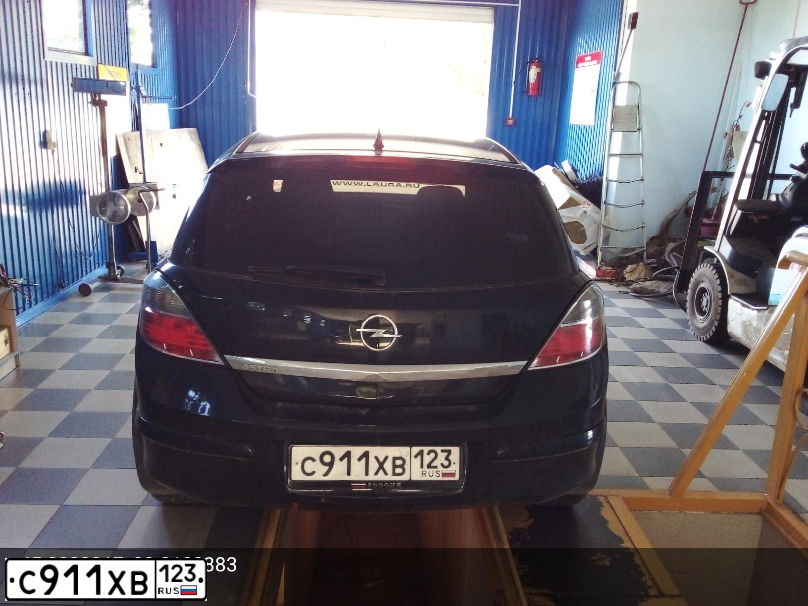 Фото автомобиля OPEL ASTRA (A-H), 2008 — госномер М400ВА181. Цвет: ЧЕРНЫЙ