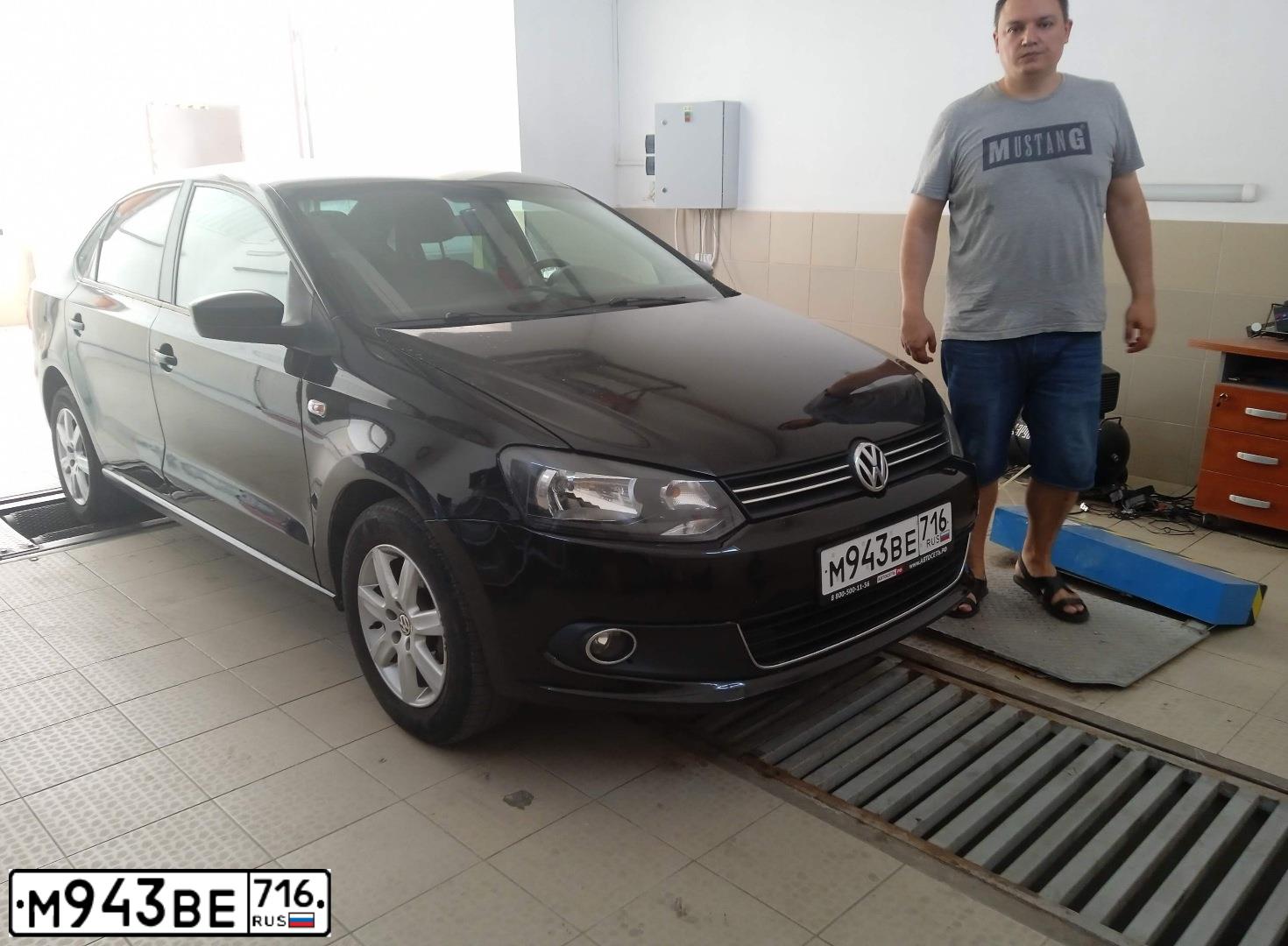 Фото автомобиля VOLKSWAGEN POLO, 2012 — госномер Р016МК82. Цвет: ЧЕРНЫЙ