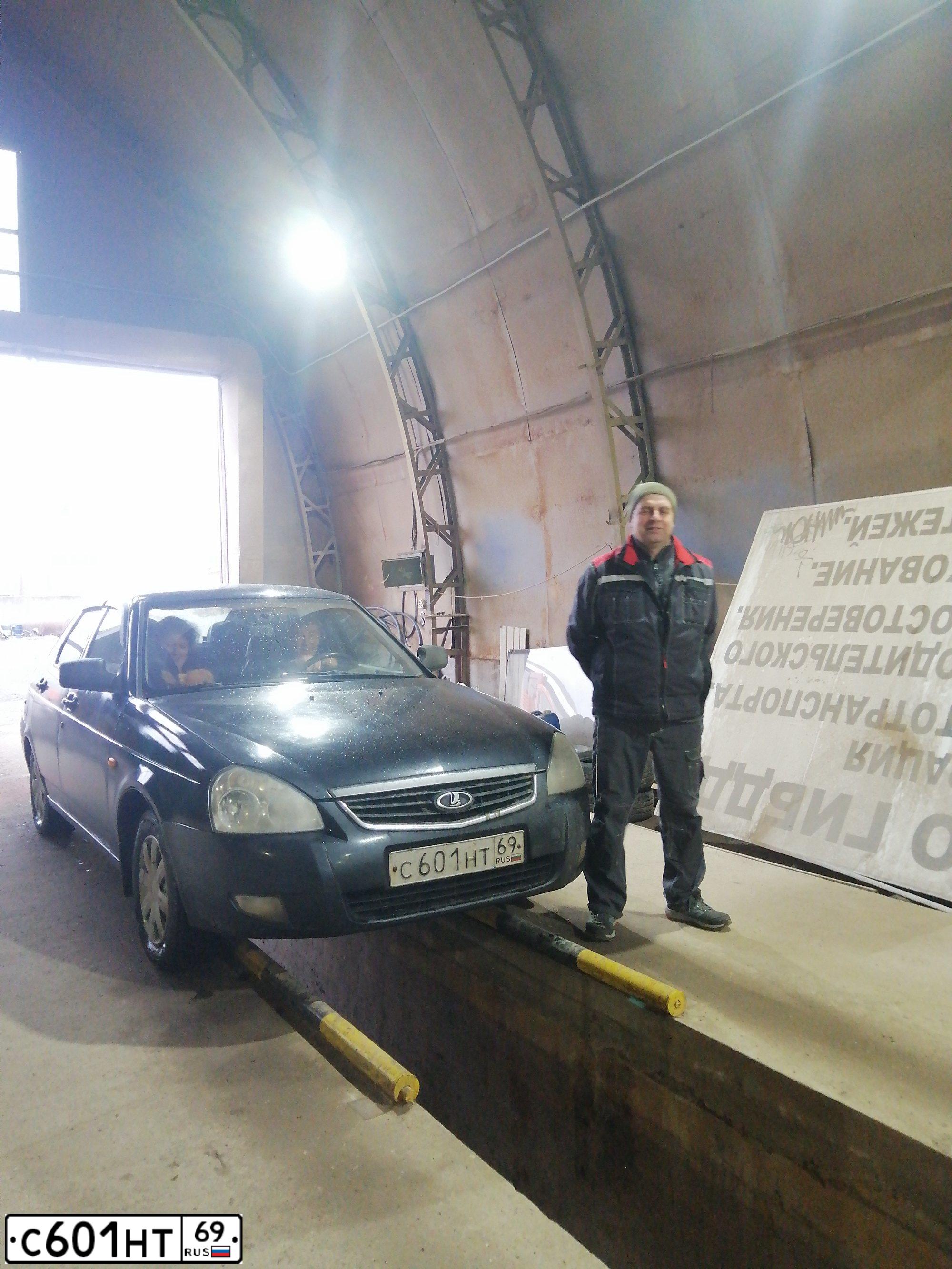 Фото автомобиля LADA 2172 PRIORA, 2010 — госномер С601НТ69. Цвет: Сине-Черный