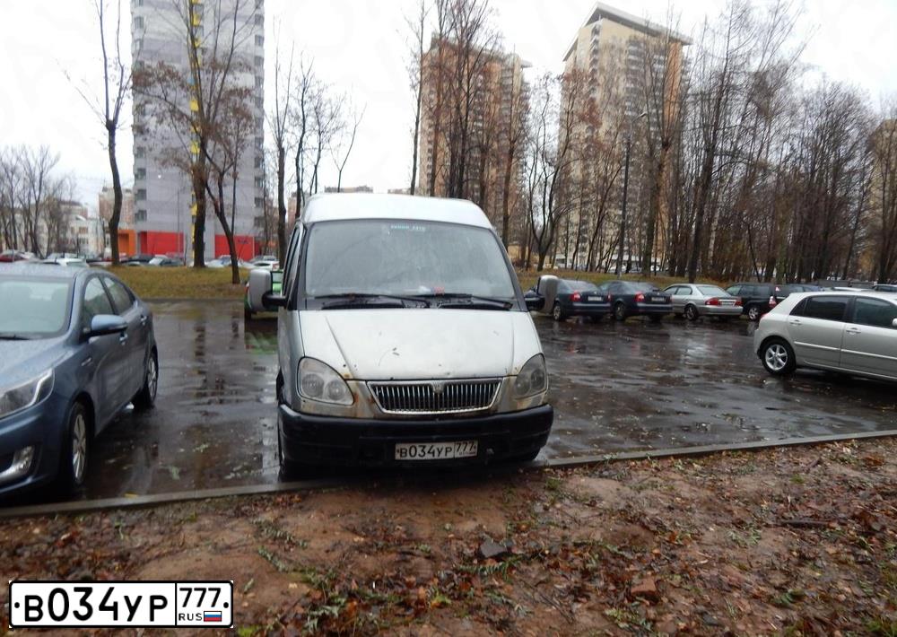 Фото автомобиля GAZ 2752 SOBOL, 2006 — госномер В034УР777. Цвет: СЕРЫЙ МЕТАЛЛИК