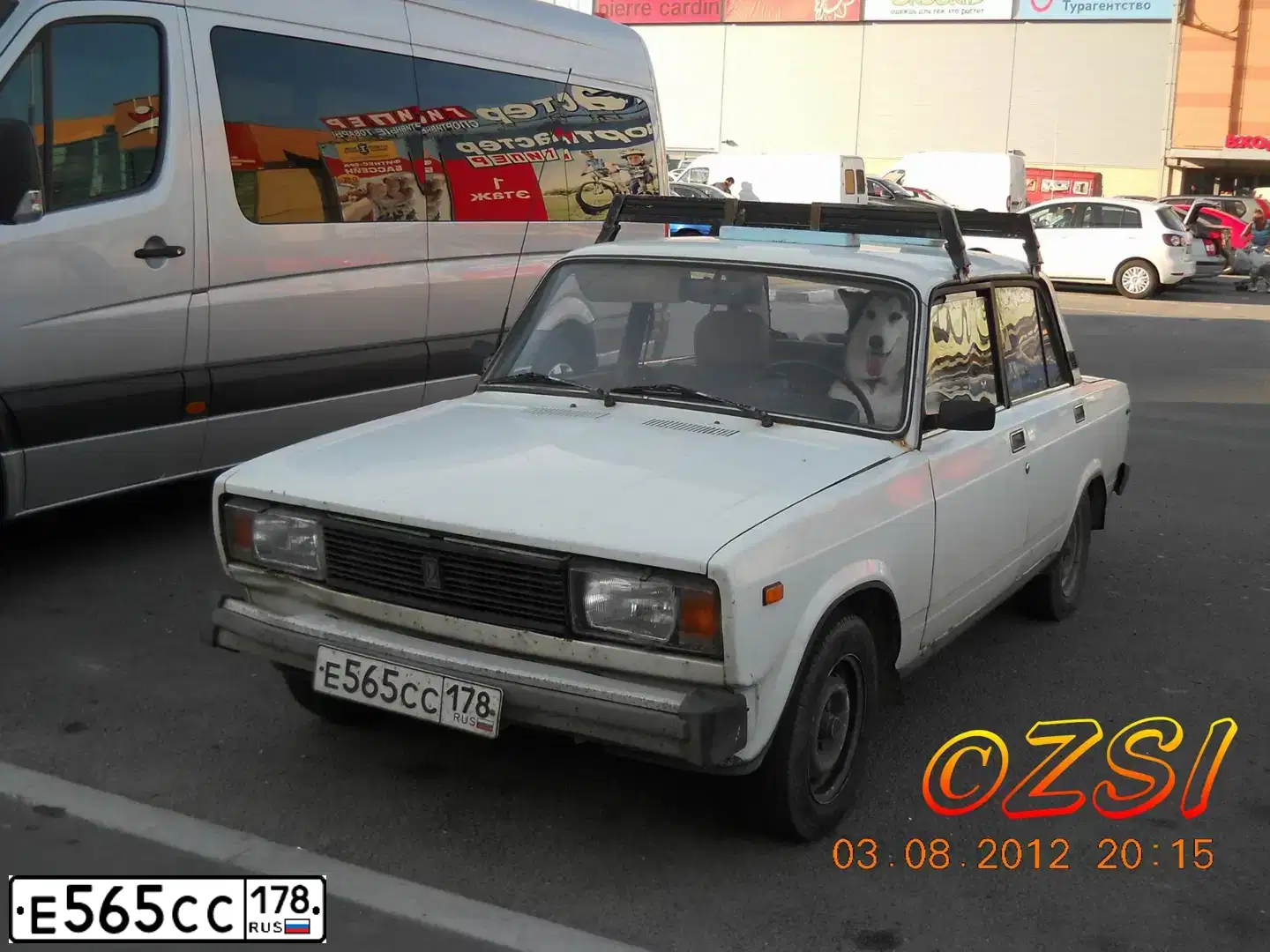 Фото автомобиля LADA 2105, 1997 — госномер Н332ЕН78. Цвет: БЕЛЫЙ
