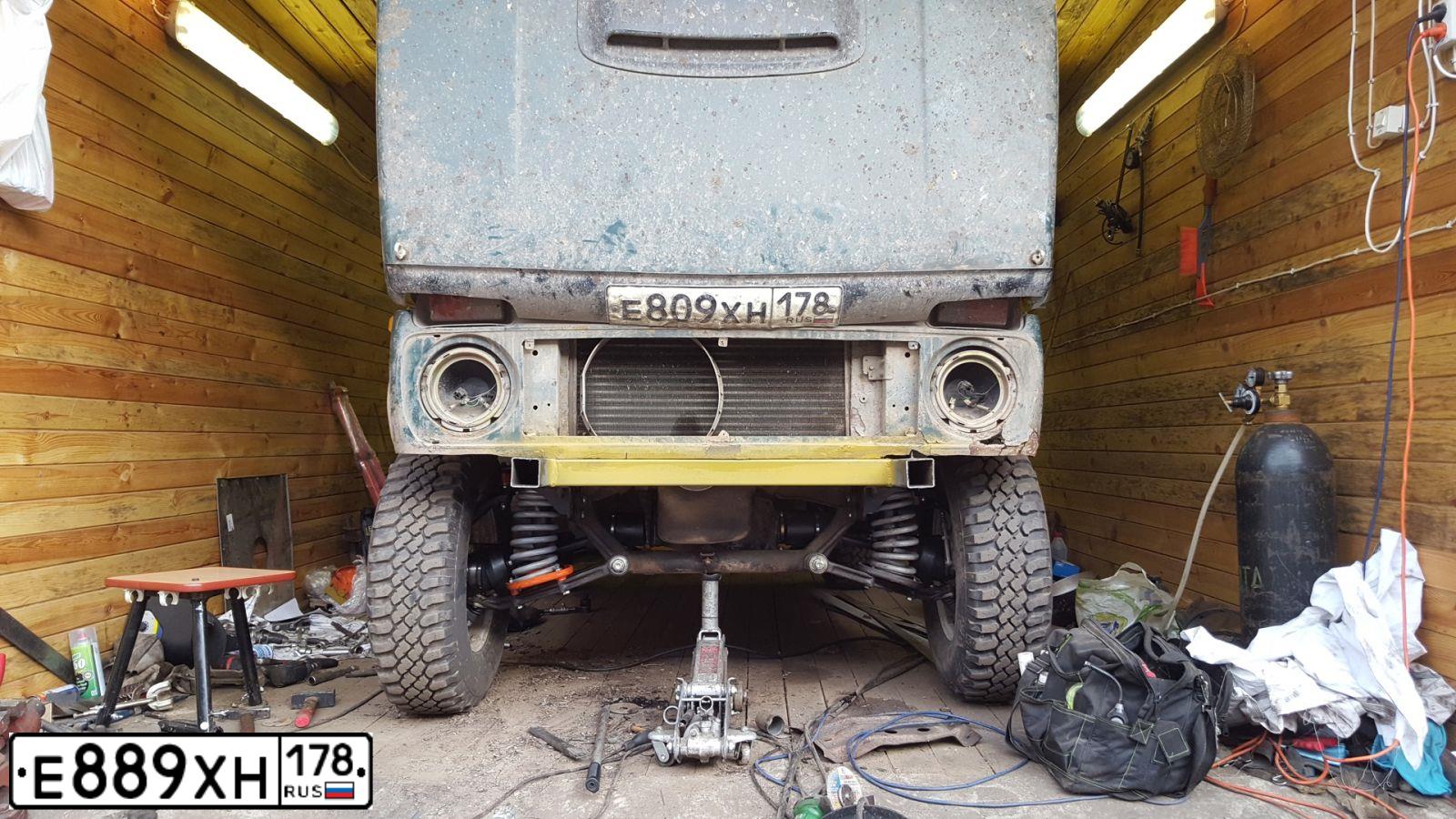 Фото автомобиля LADA 2115 SAMARA, 2002 — госномер Е889ХН178. Цвет: СЕРЕБРИСТЫЙ ЯРКО-СИНИЙ