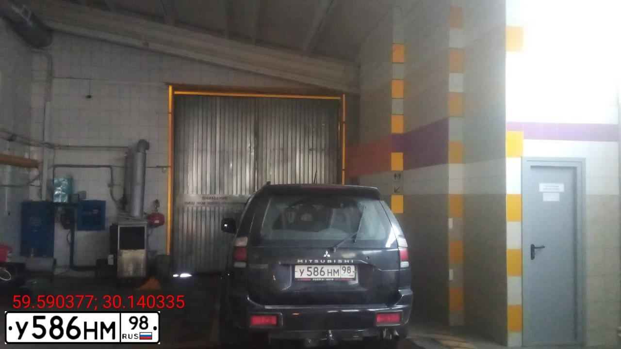 Фото автомобиля MITSUBISHI PAJERO SPORT, 2008 — госномер У586НМ98. Цвет: ЧЕРНЫЙ