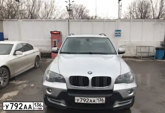 Фото автомобиля BMW X5, 2008 — госномер Р480РР36. Цвет: СЕРЕБРИСТЫЙ