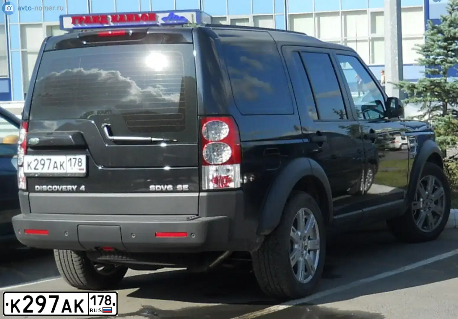 Фото автомобиля LANDROVER DISCOVERY, 2011 — госномер К297АК178. Цвет: ЧЕРНЫЙ