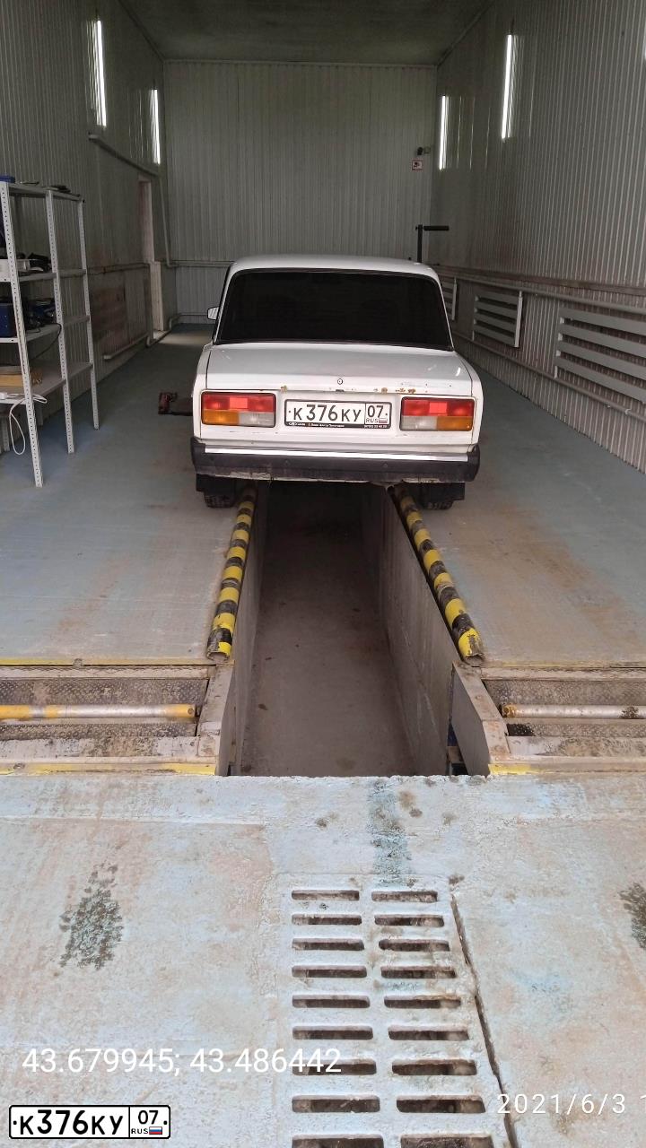 Фото автомобиля LADA 2107 LADA, 2007 — госномер К376КУ07. Цвет: ЯРКО-БЕЛЫЙ