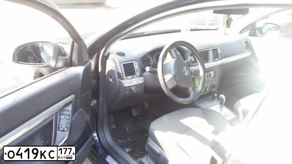 Фото автомобиля OPEL VECTRA, 2006 — госномер Р267МН152. Цвет: ЧЕРНЫЙ