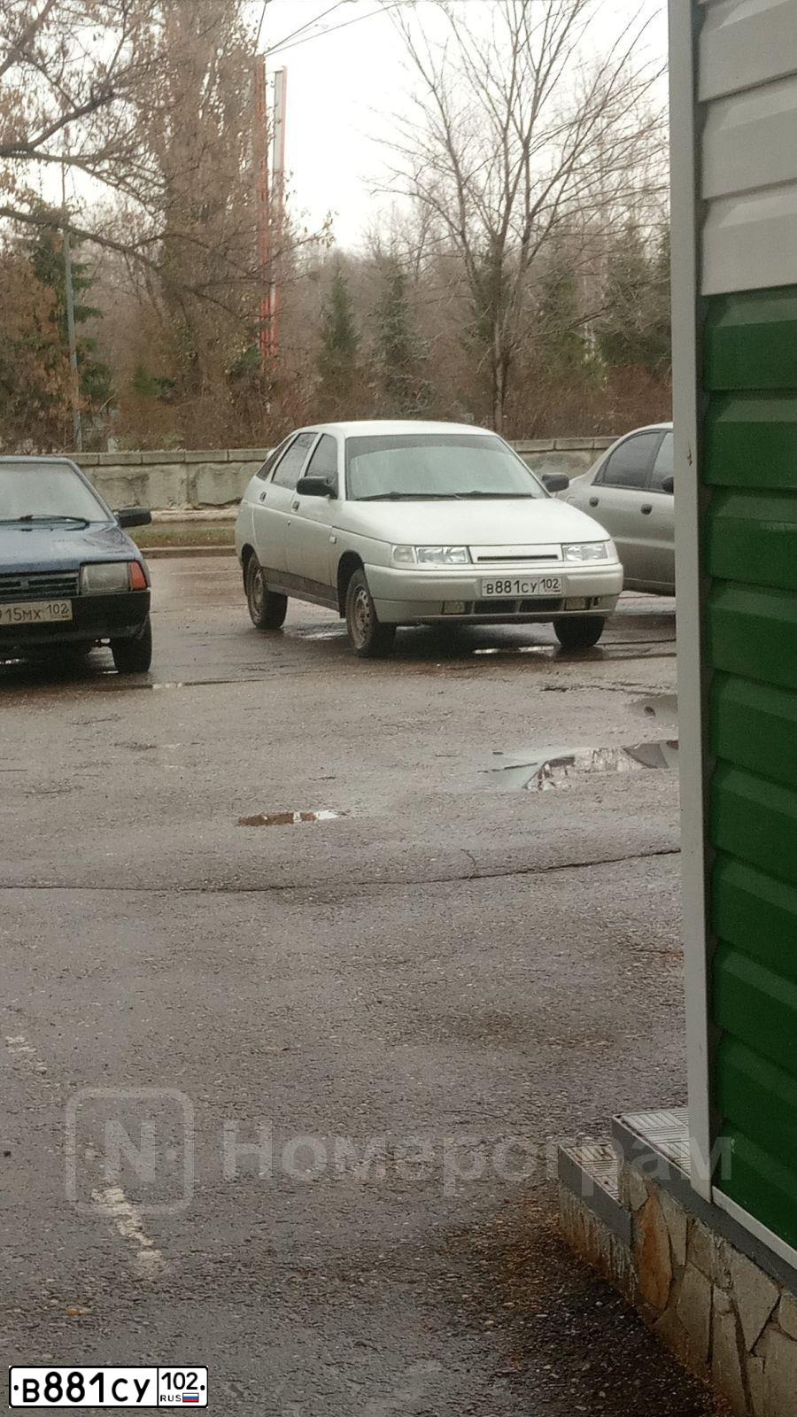 Фото автомобиля LADA 2112 LADA, 2004 — госномер В881СУ102. Цвет: МОЛОЧНО-БЕЛЫЙ СЕРЕБРИСТЫЙ