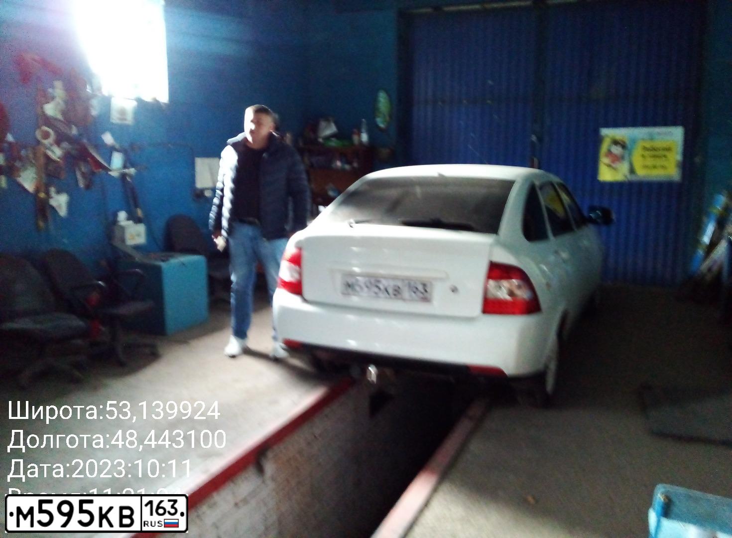 Фото автомобиля LADA PRIORA, 2013 — госномер Р979ТХ73. Цвет: Белый