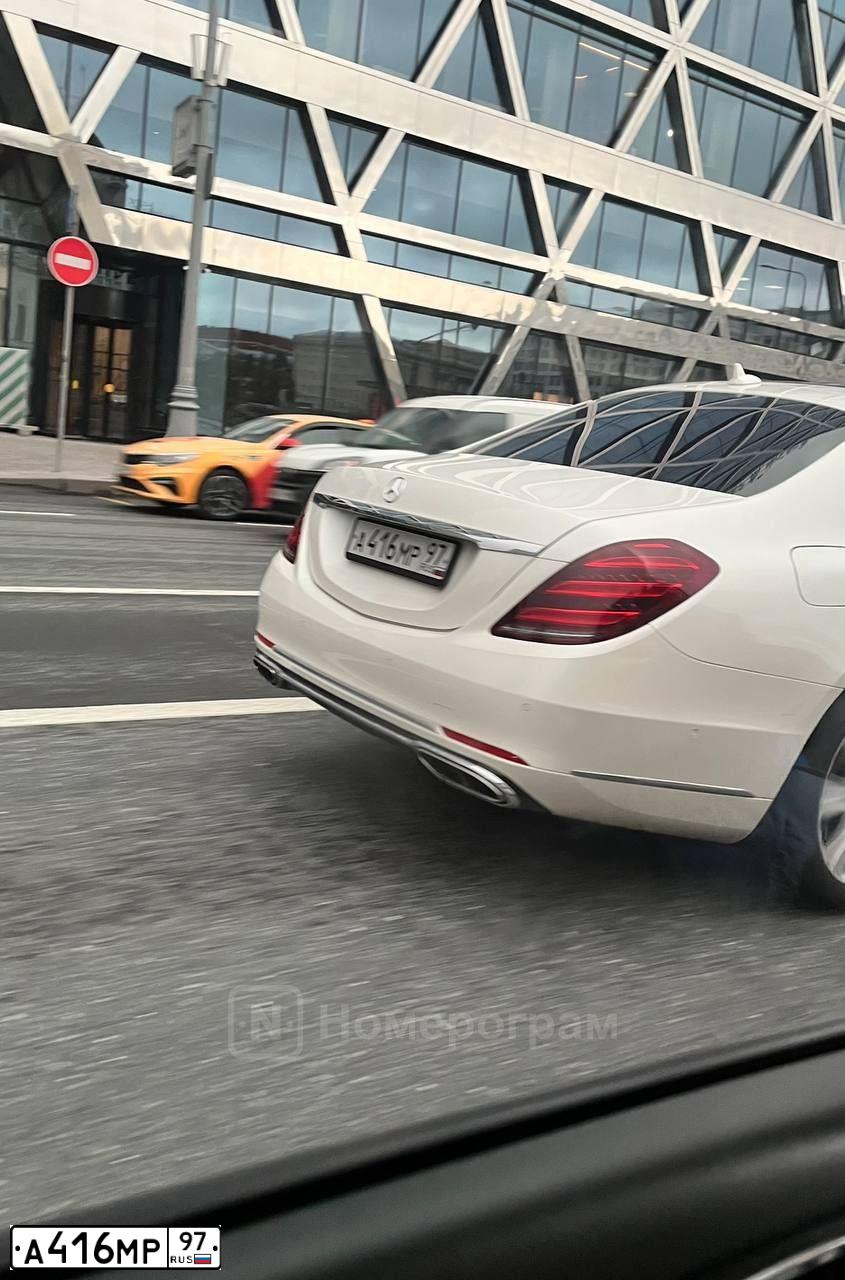 Фото автомобиля MERCEDES S-KLASSE, 2005 — госномер Н200АВ63. Цвет: ЧЕРНЫЙ