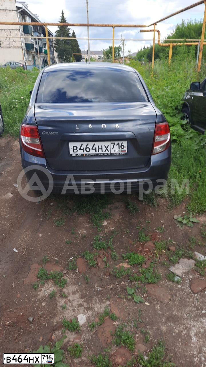 Фото автомобиля LADA 2190 GRANTA, 2018 — госномер В464НХ716. Цвет: серебристо-темно-серый