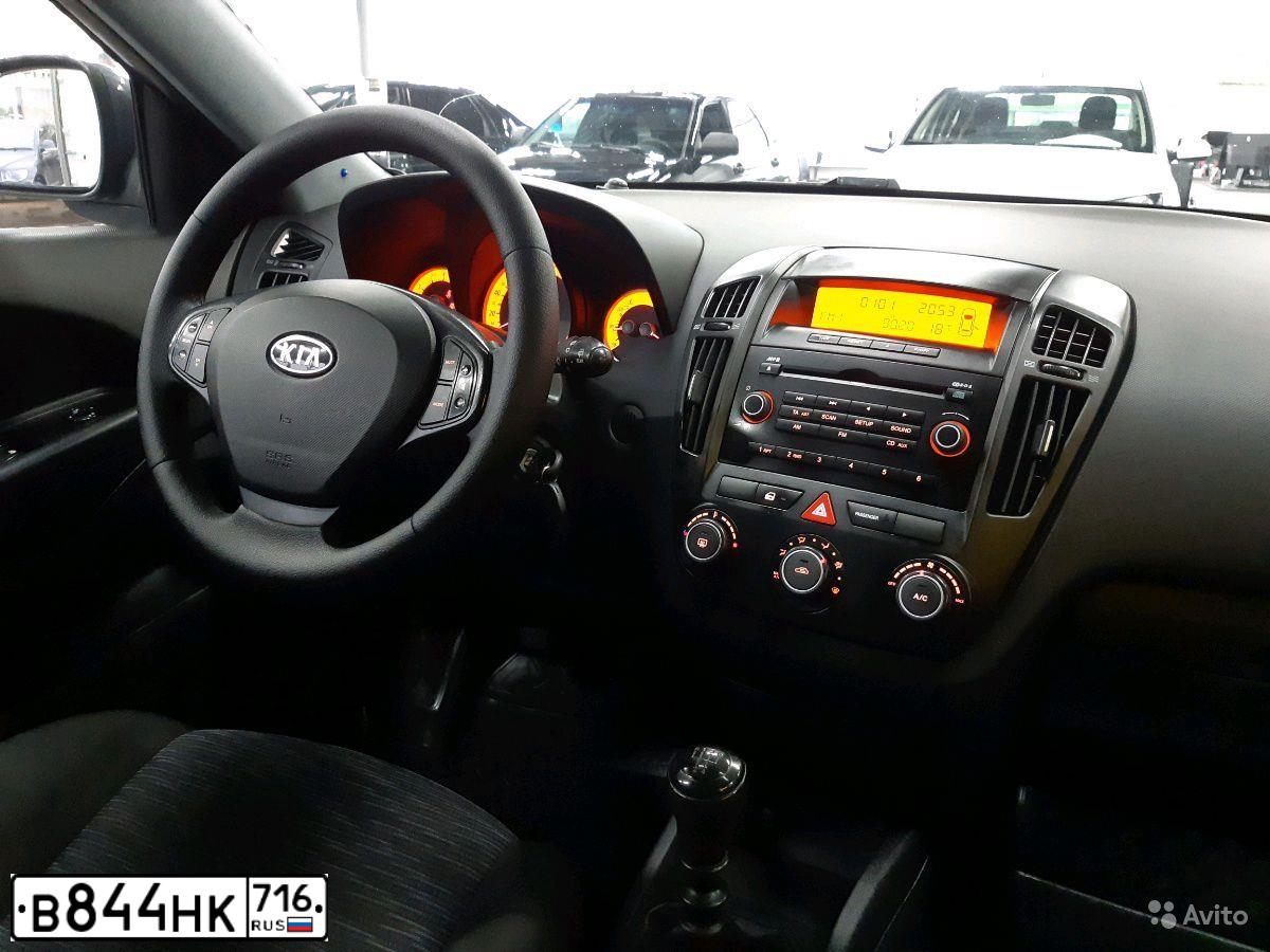 Фото автомобиля RENAULT LOGAN, 2017 — госномер В264НУ156. Цвет: Белый