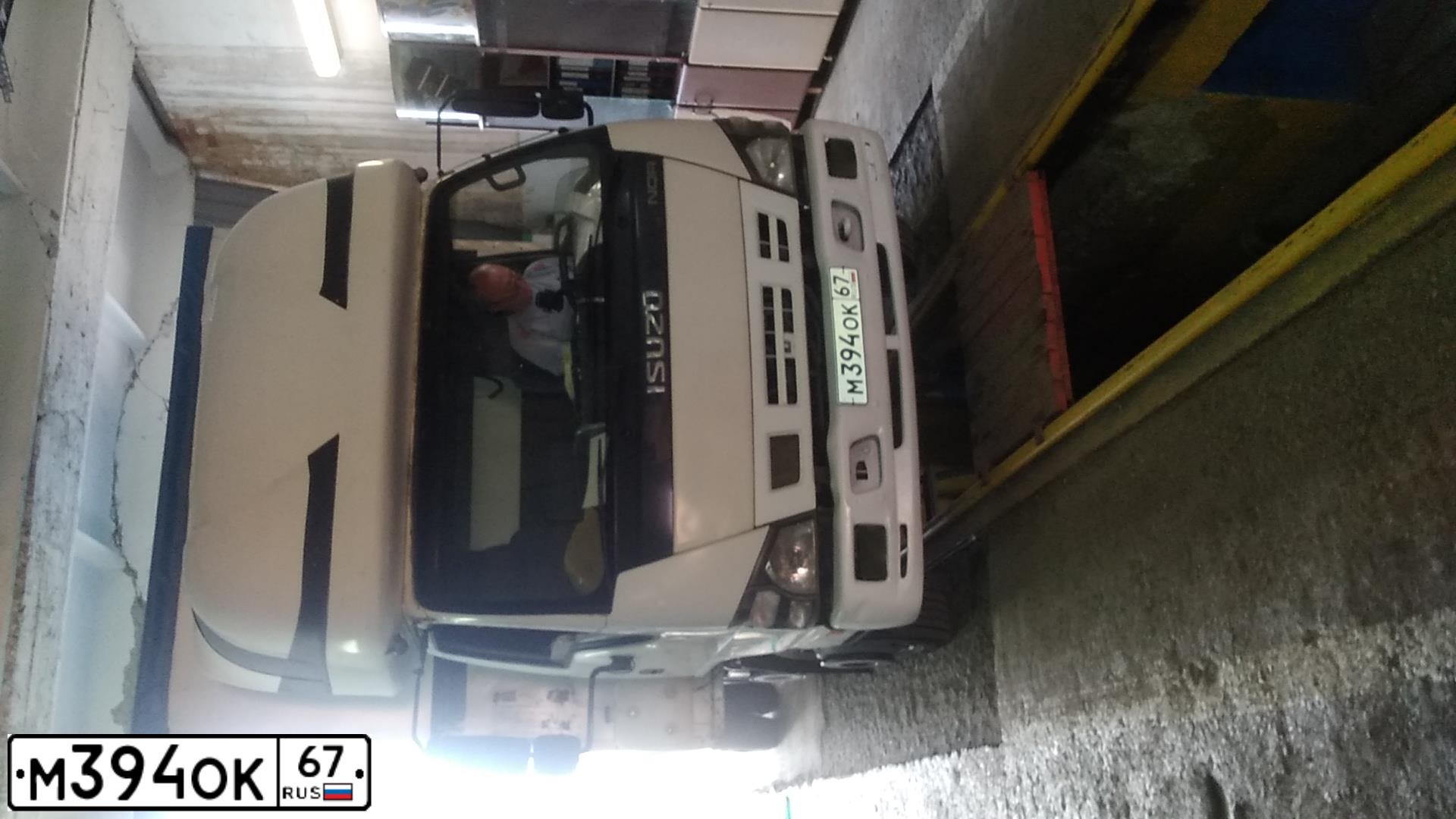 Фото автомобиля ISUZU NQR, 2008 — госномер Х023ОА152. Цвет: Белый