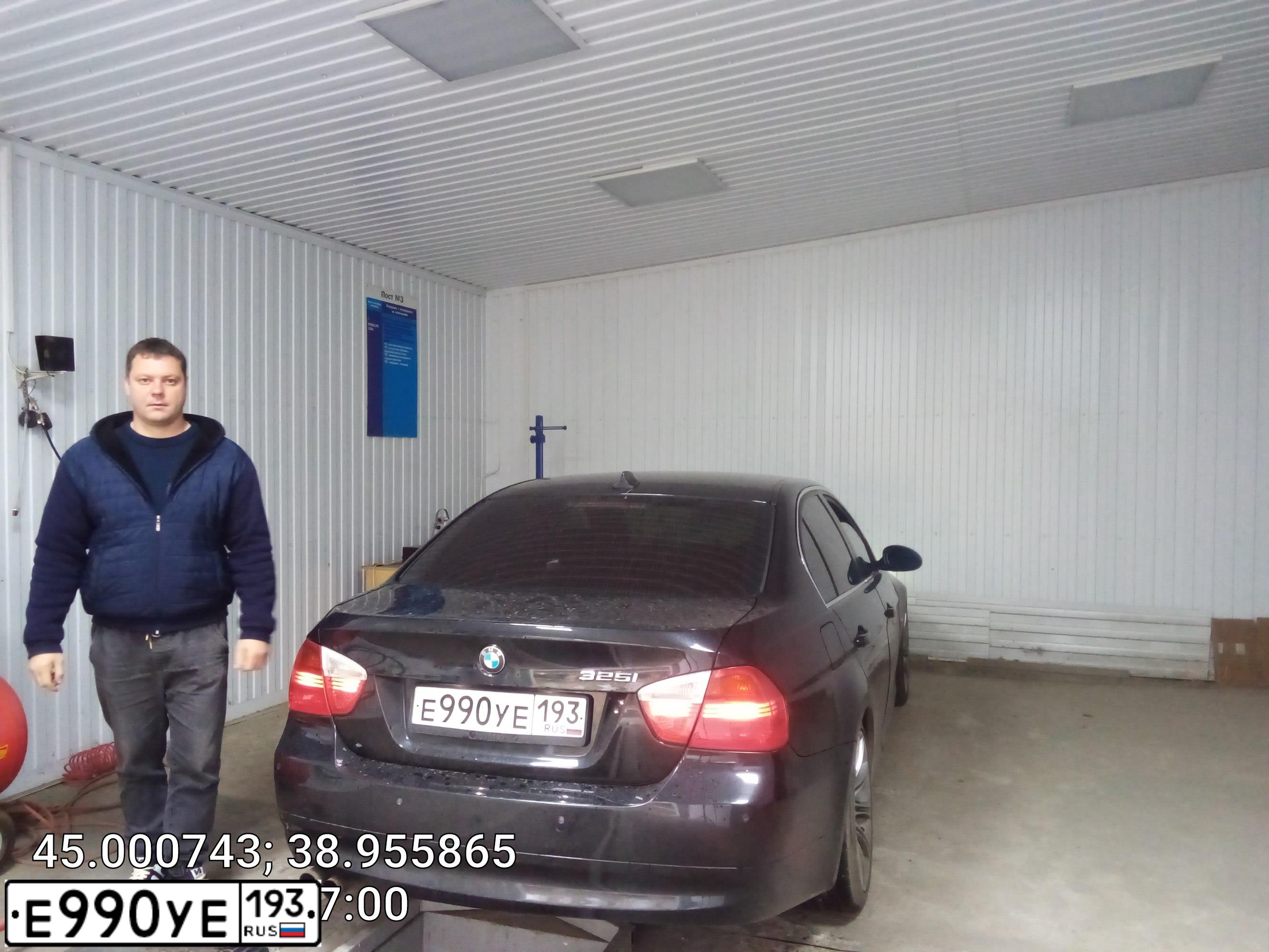 Фото автомобиля BMW SERIE 3, 2008 — госномер Е990УЕ193. Цвет: ЧЕРНЫЙ