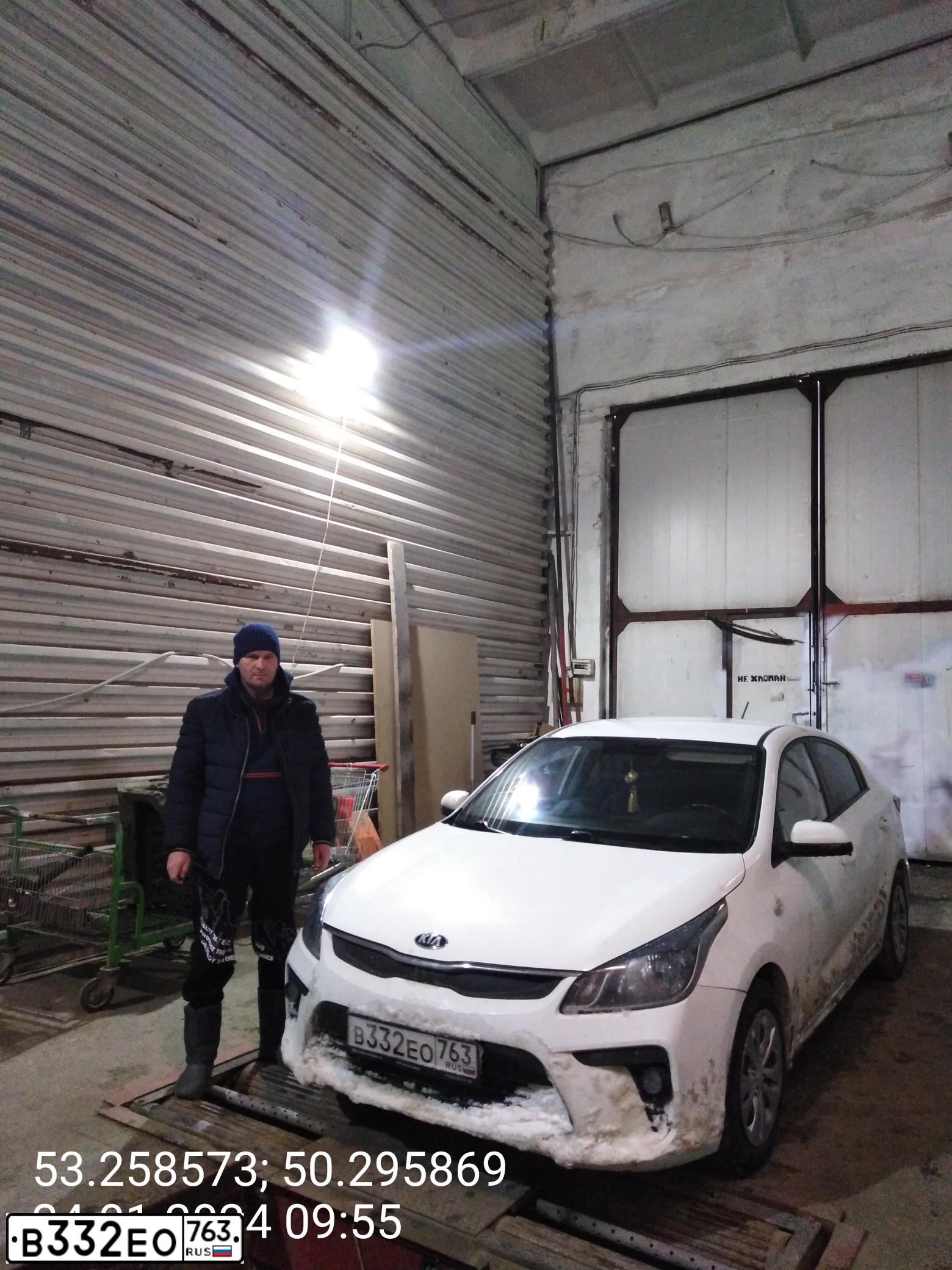 Фото автомобиля KIA RIO, 2019 — госномер Х644ЕК763. Цвет: Белый