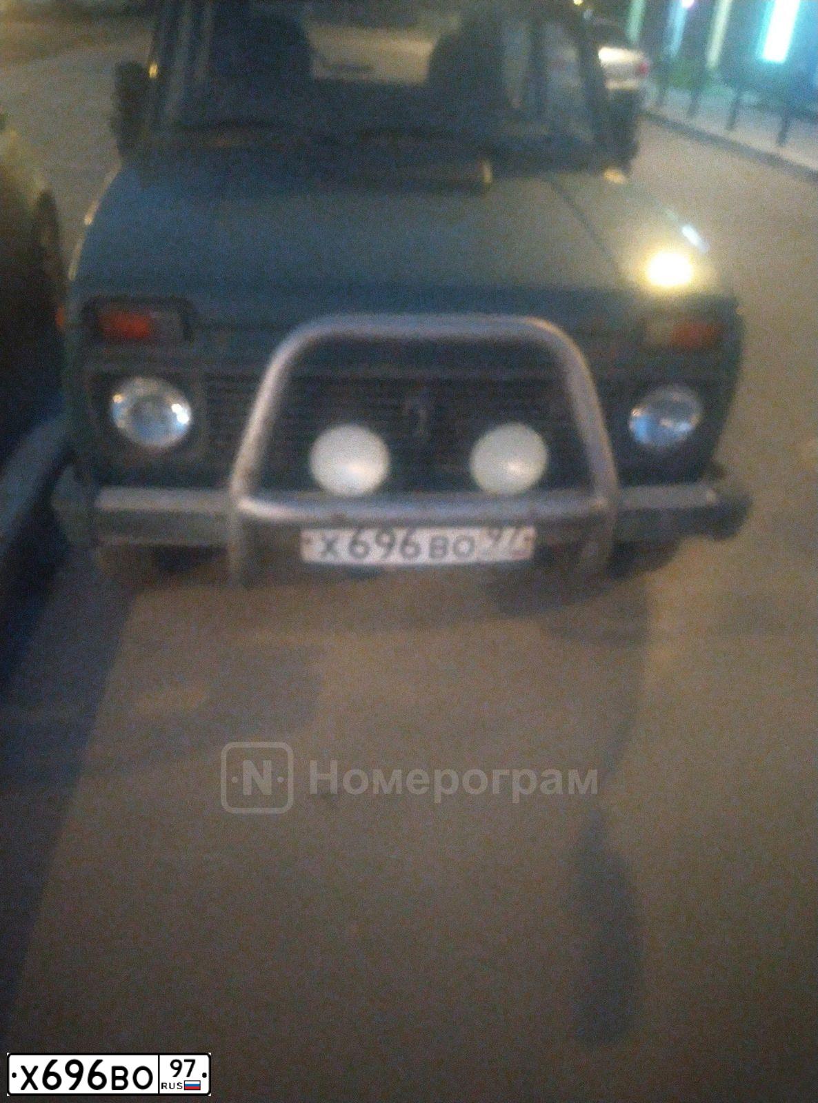 Фото автомобиля LADA 2121 NIVA, 2003 — госномер Х696ВО97. Цвет: сине-зеленый
