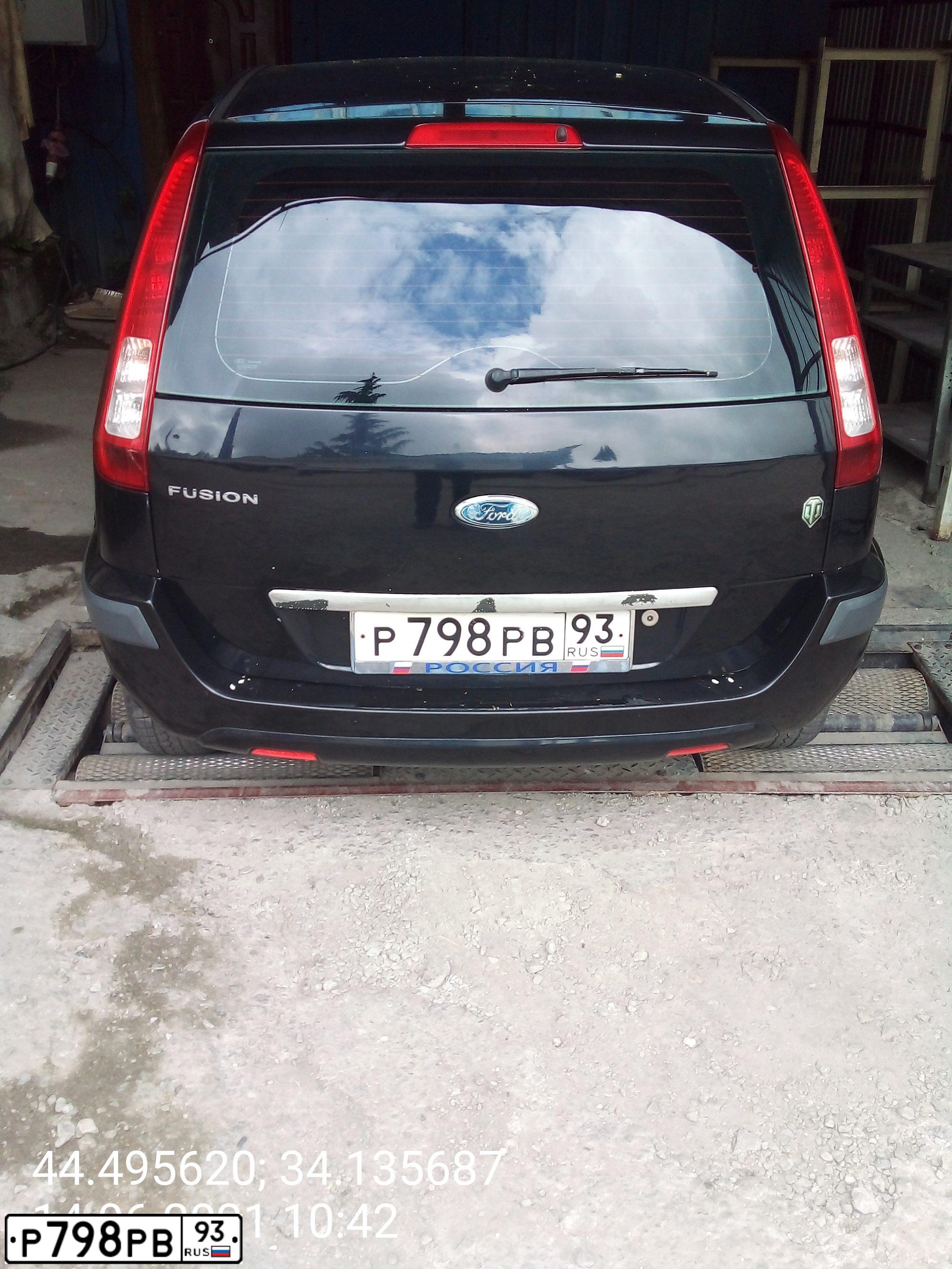 Фото автомобиля FORD FUSION, 2008 — госномер Р798РВ93. Цвет: ЧЕРНЫЙ