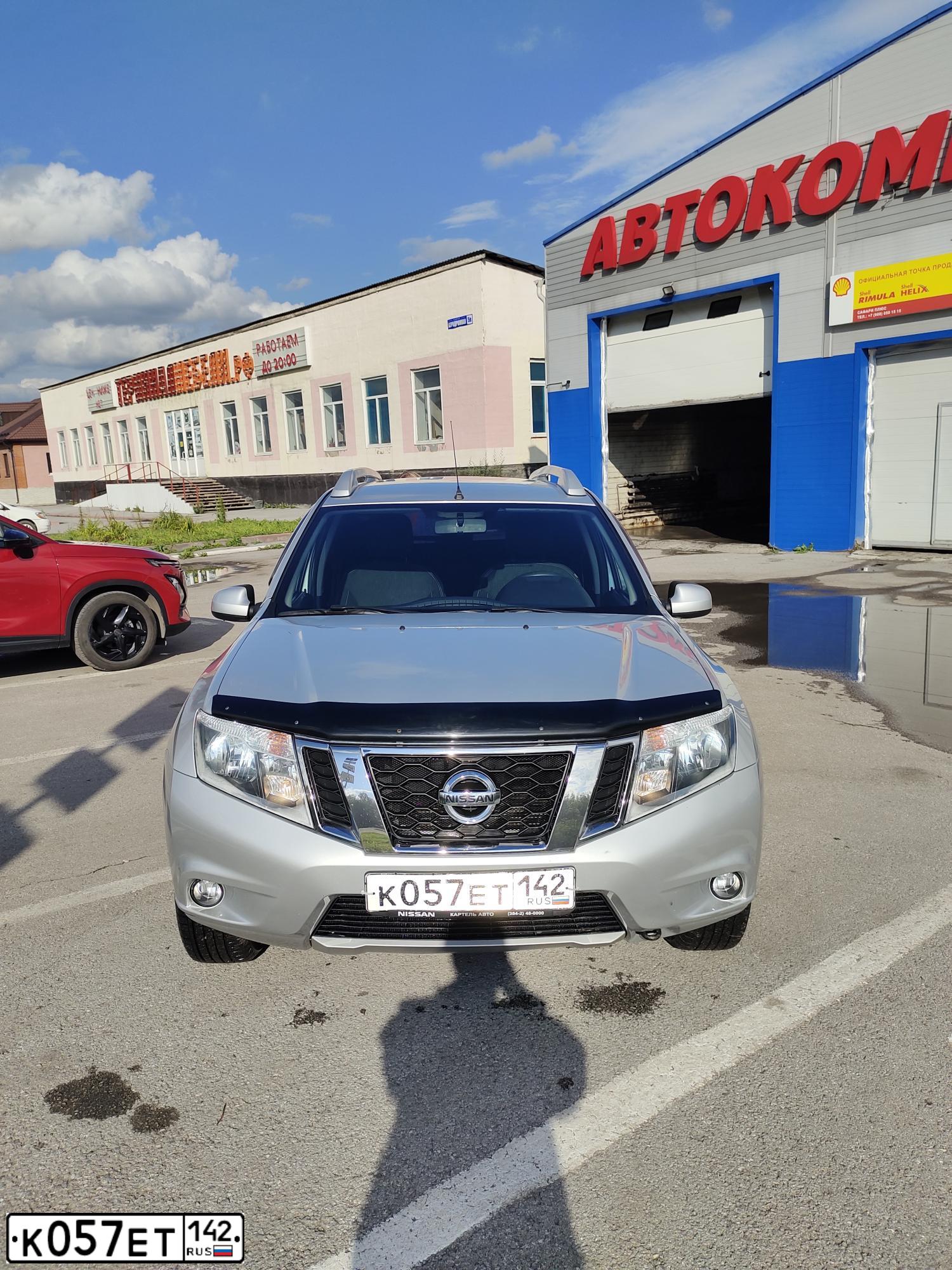 Фото автомобиля NISSAN TERRANO, 2017 — госномер К057ЕТ142. Цвет: Серебристый