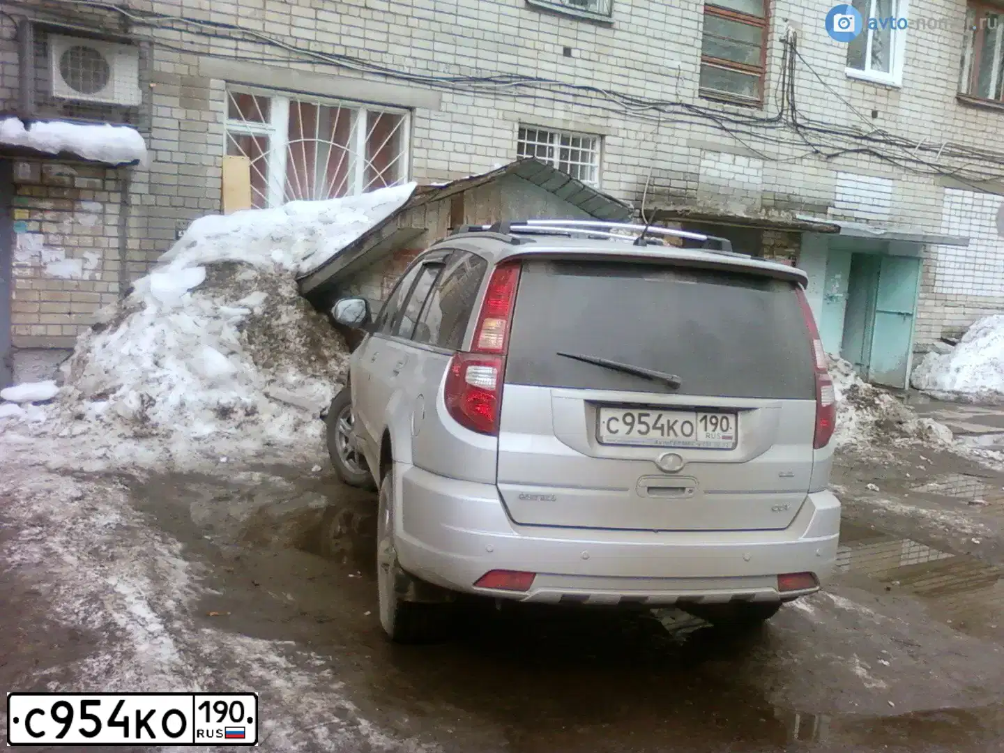 Фото автомобиля GREAT WALL HOVER, 2010 — госномер Н983КТ790. Цвет: СВЕТЛО-СЕРЫЙ