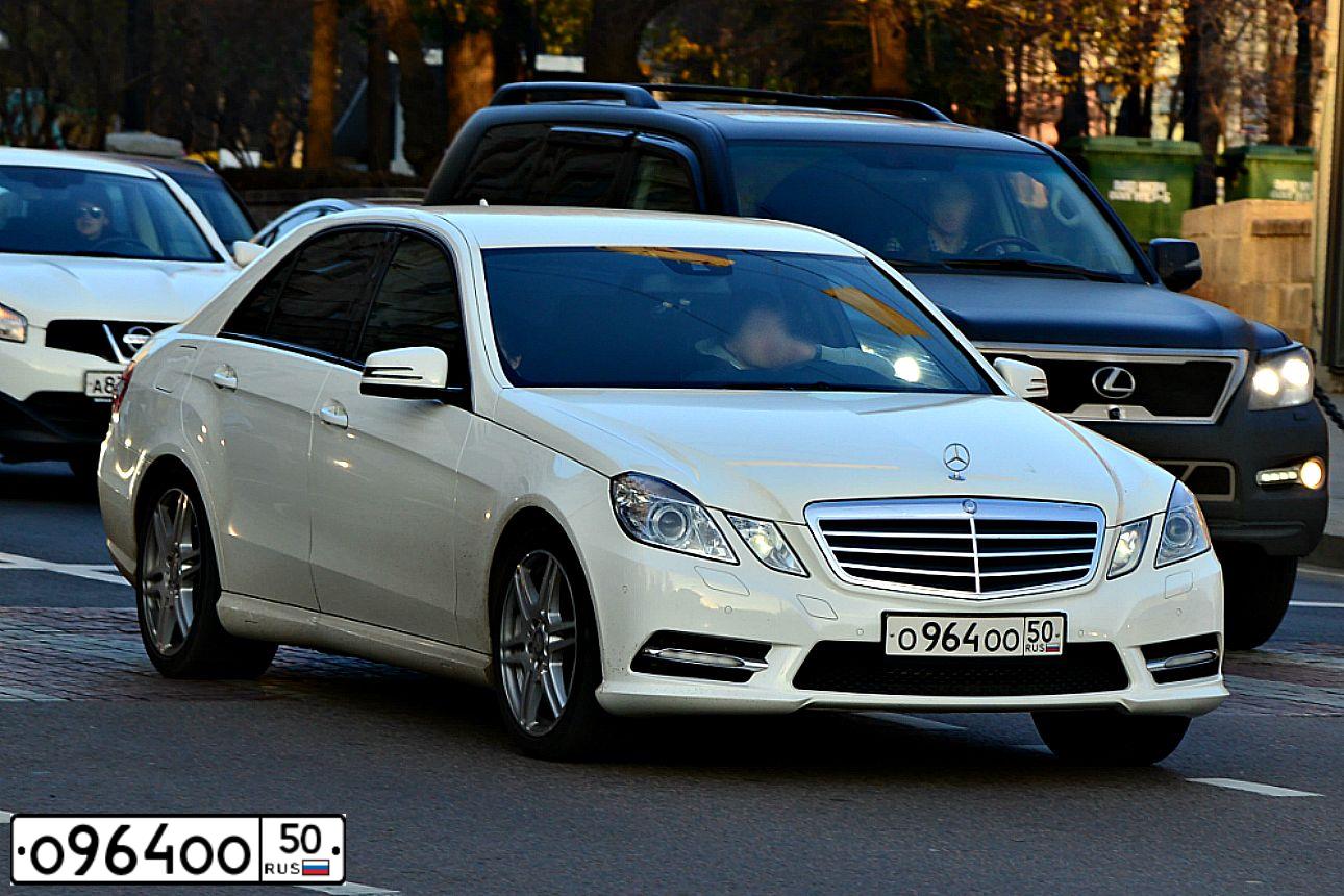 Фото автомобиля VOLKSWAGEN PASSAT, 2001 — госномер А707АА34. Цвет: ЗЕЛЕНЫЙ